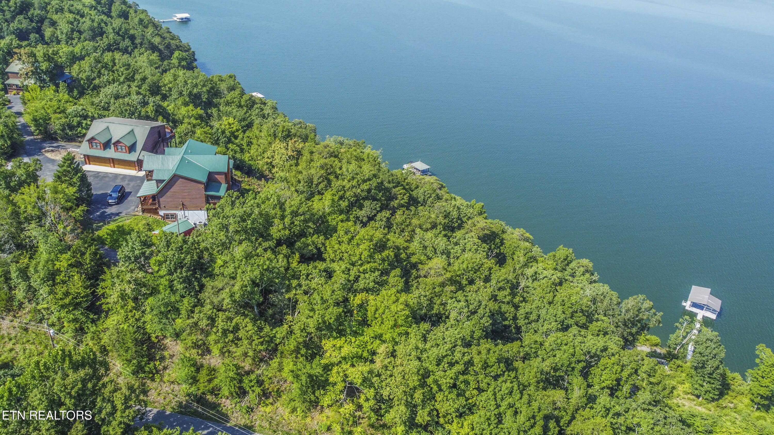 Fishtail Cove Dandridge TN 37725