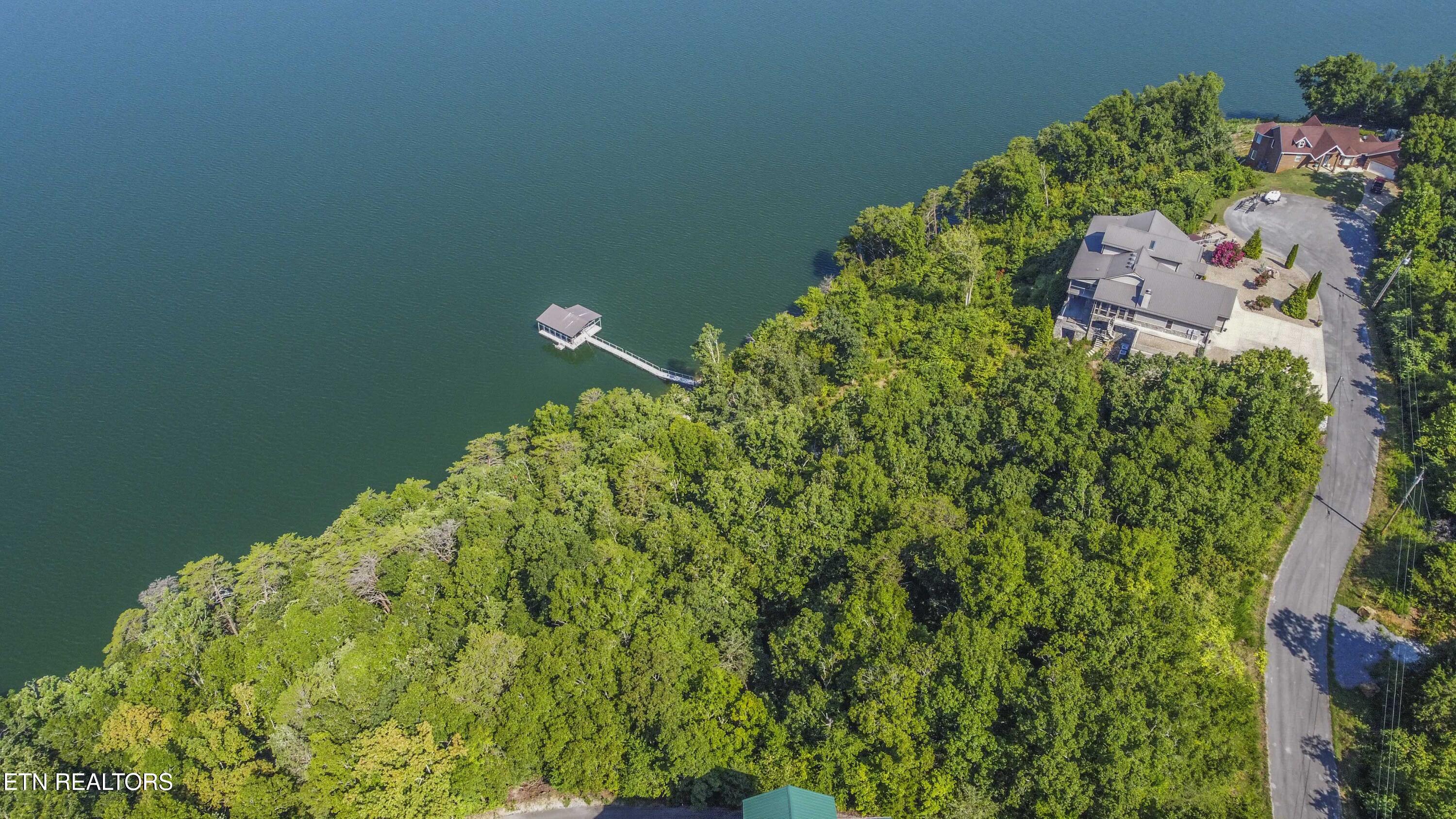Fishtail Cove Dandridge TN 37725
