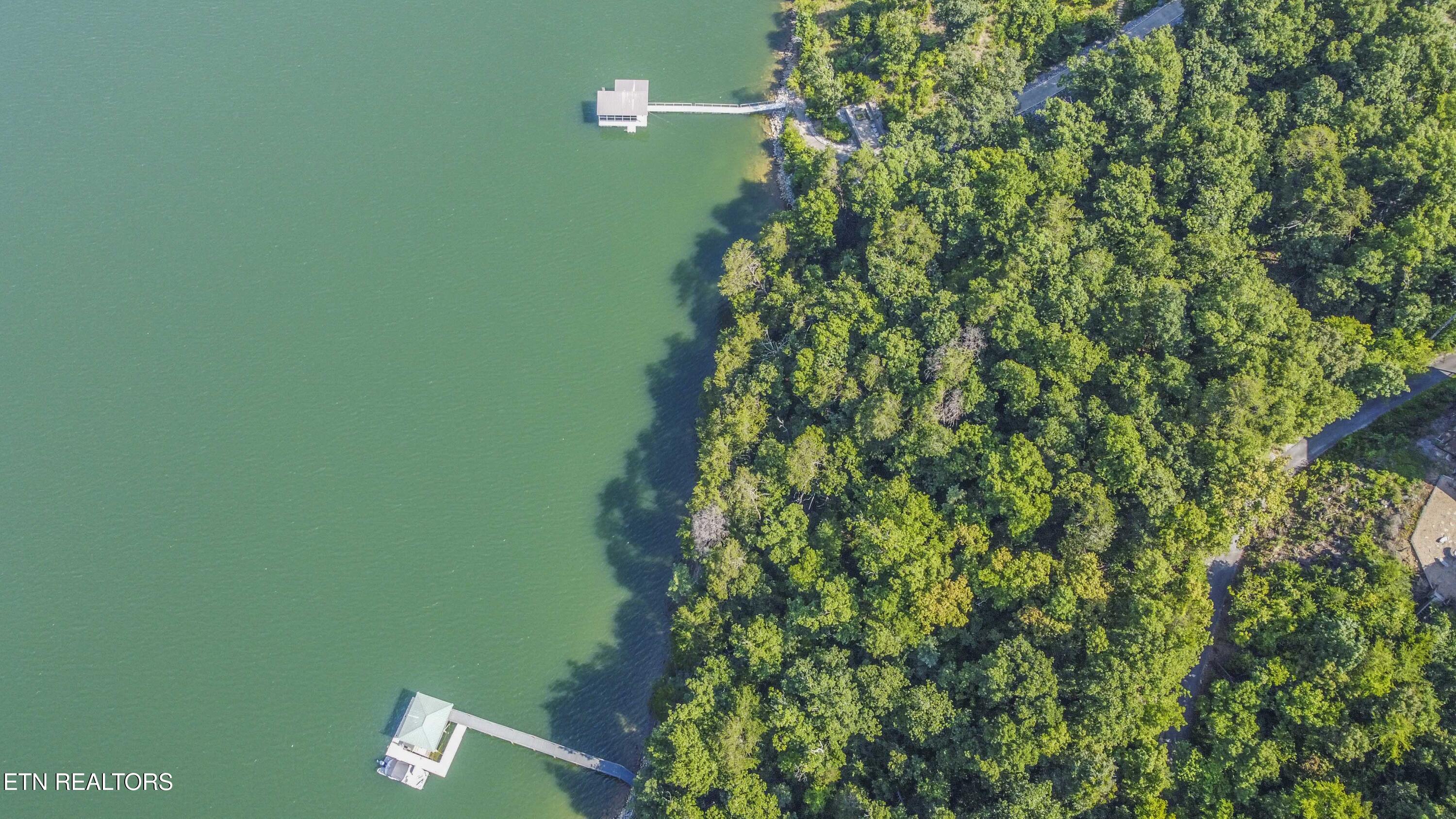 Fishtail Cove Dandridge TN 37725