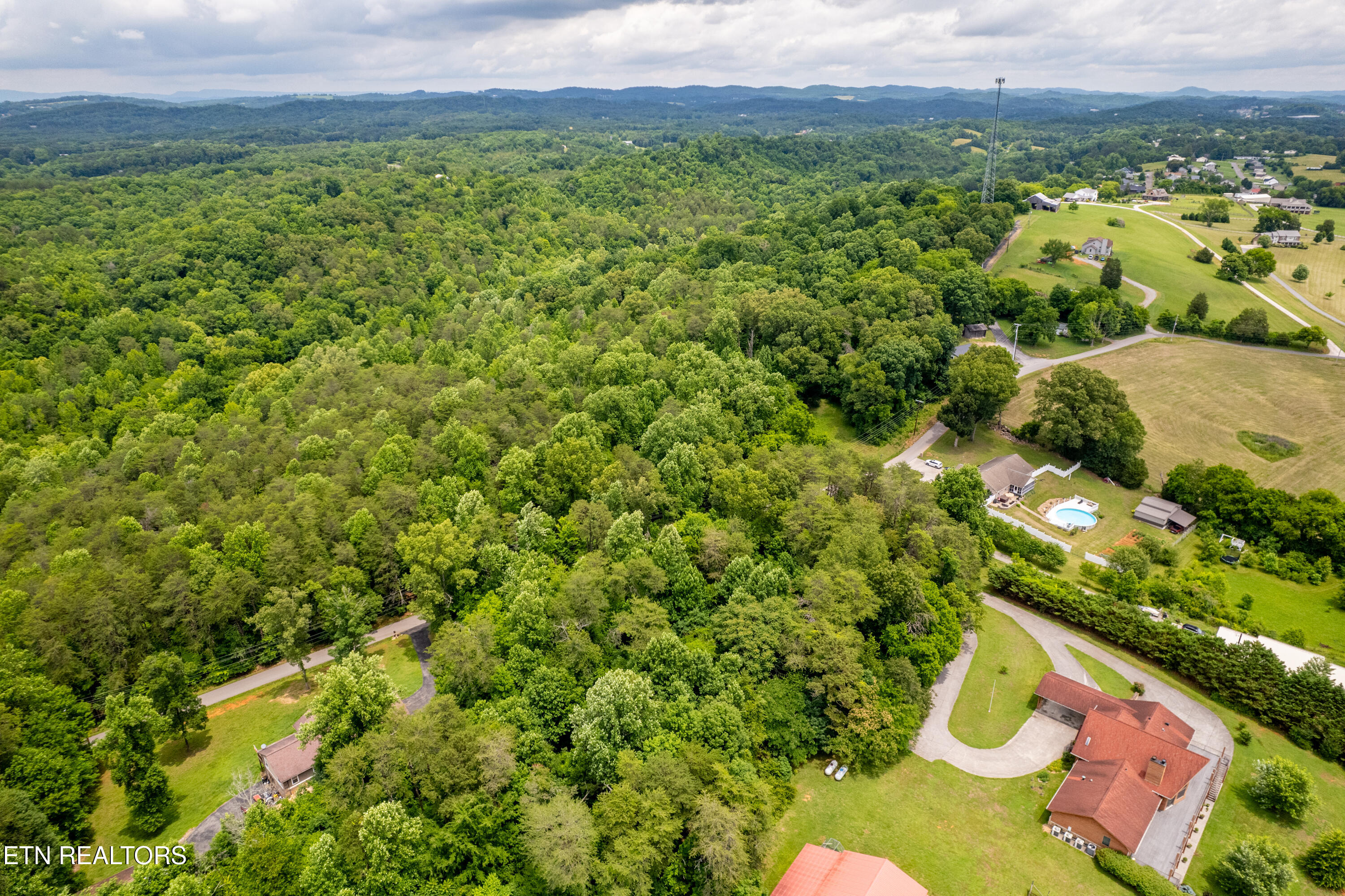 2353 Dave Smith Road Kodak TN 37764