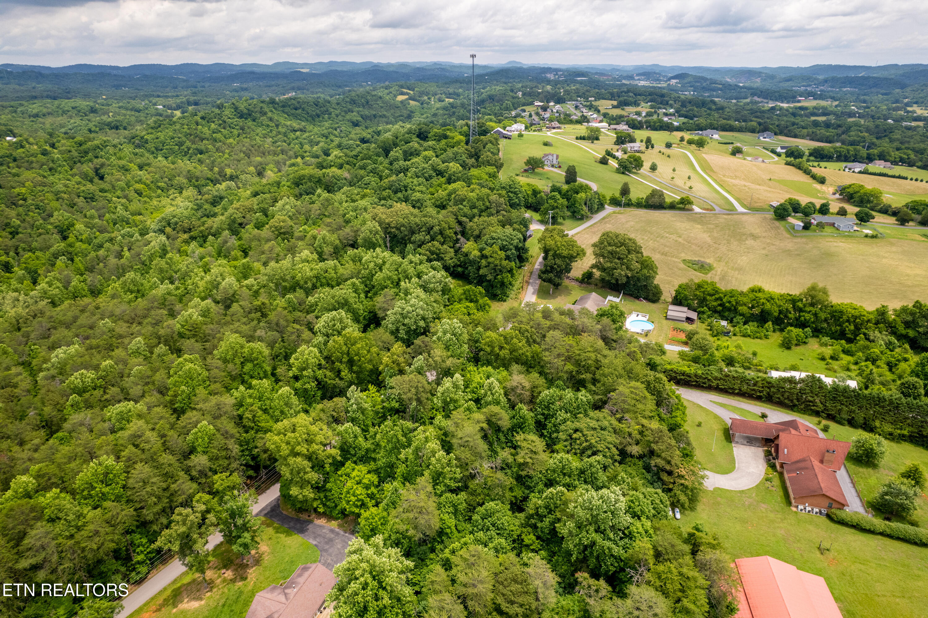 2353 Dave Smith Road Kodak TN 37764