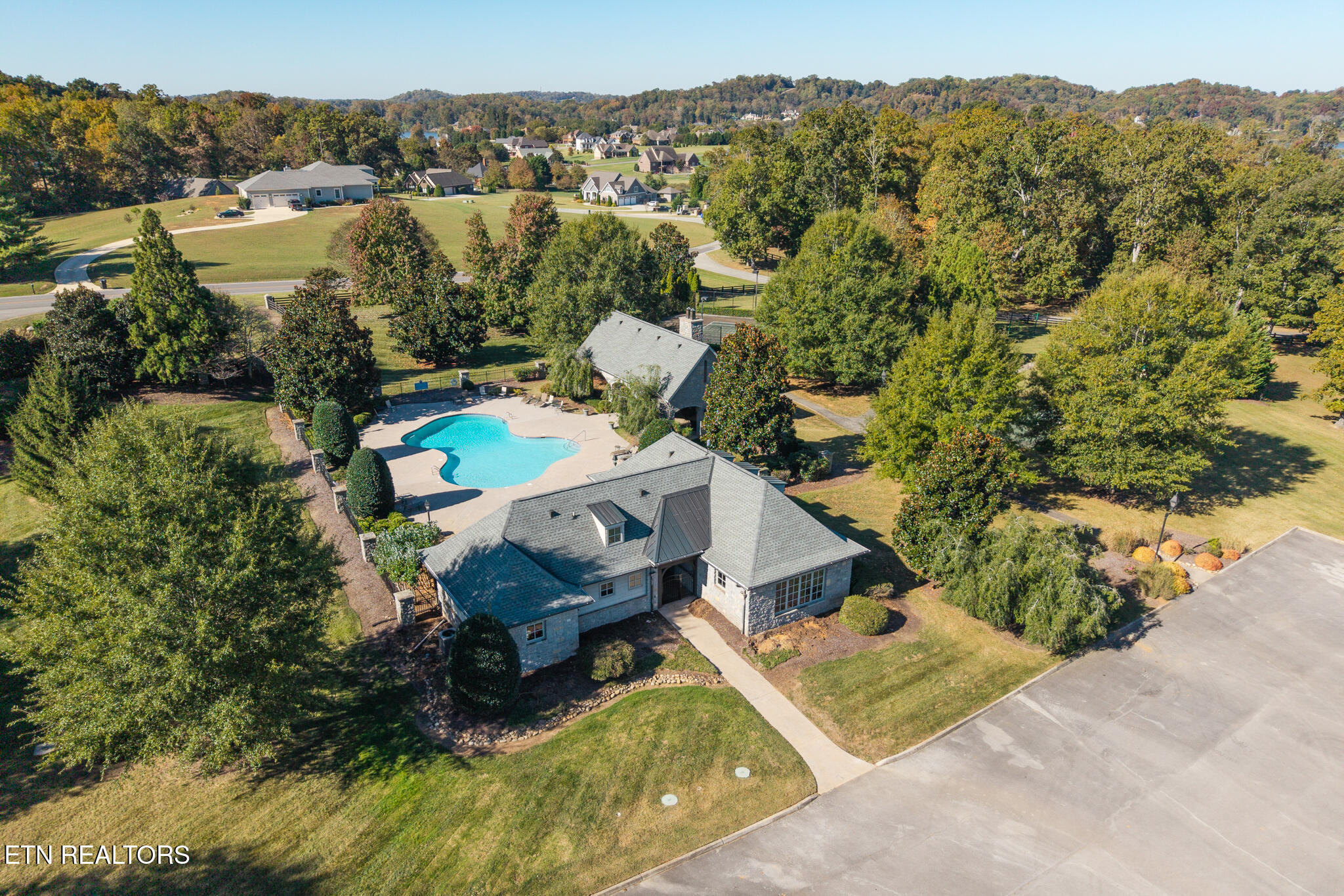 120 Nightharbor Way Louisville TN 37777