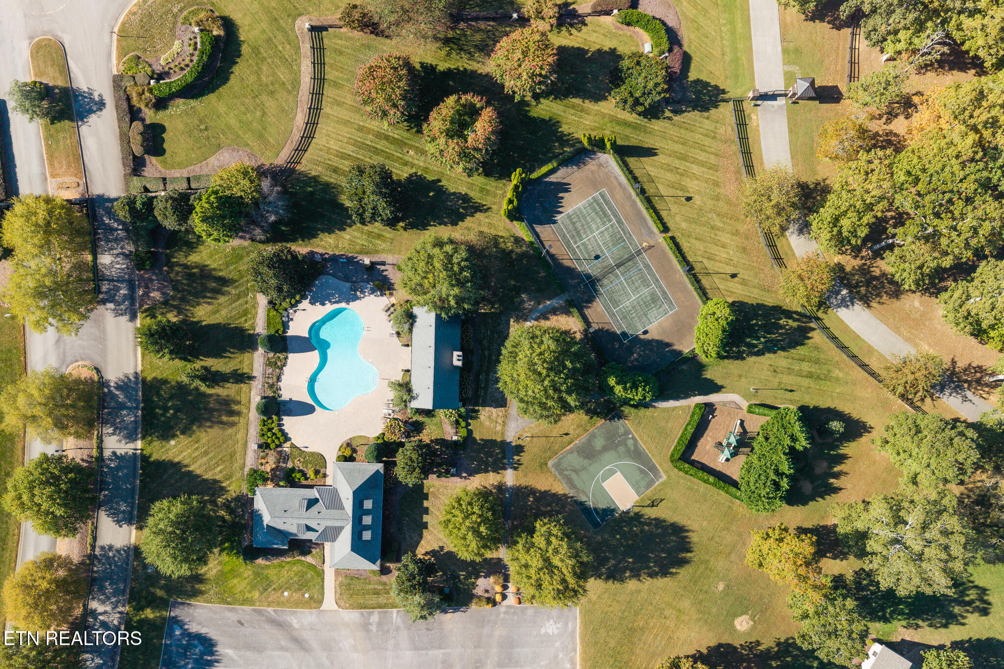 120 Nightharbor Way Louisville TN 37777