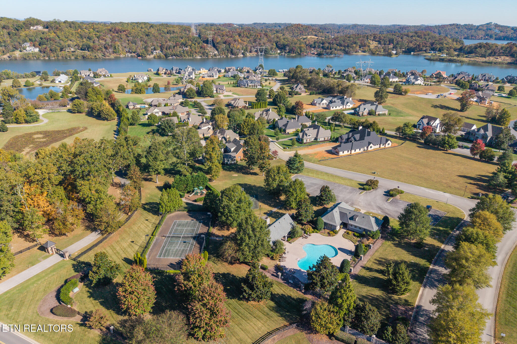 120 Nightharbor Way Louisville TN 37777