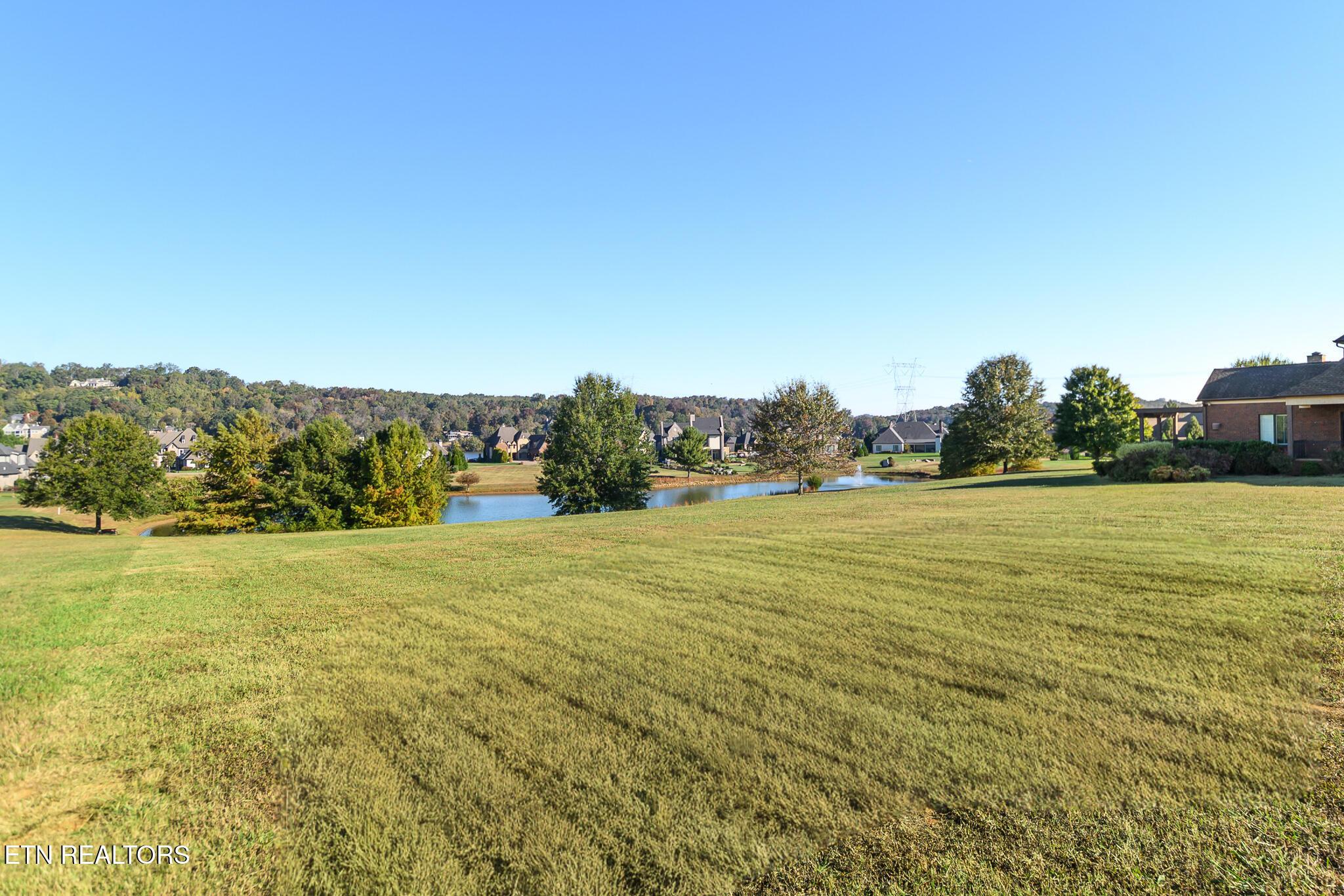 120 Nightharbor Way Louisville TN 37777