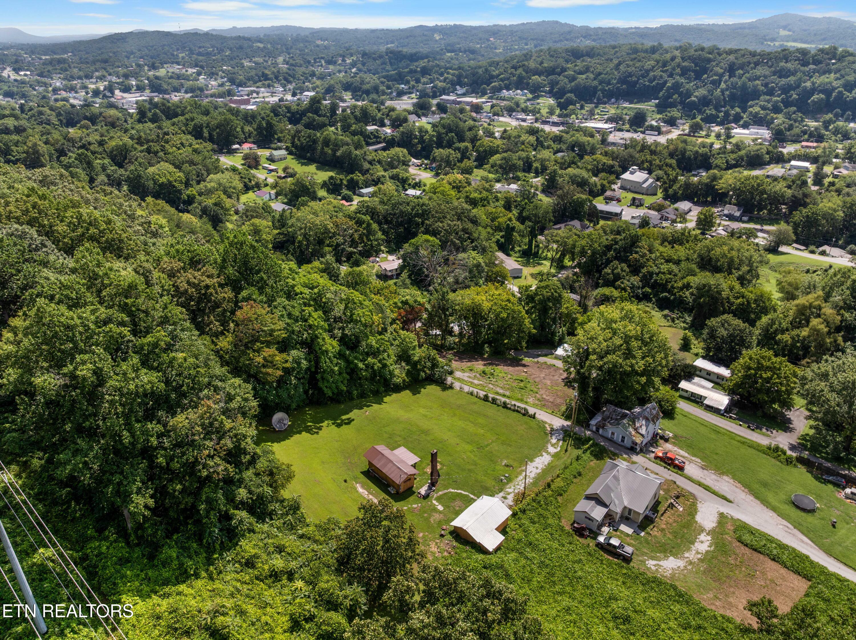 212 Sunshine Circle Lafollette TN 37766
