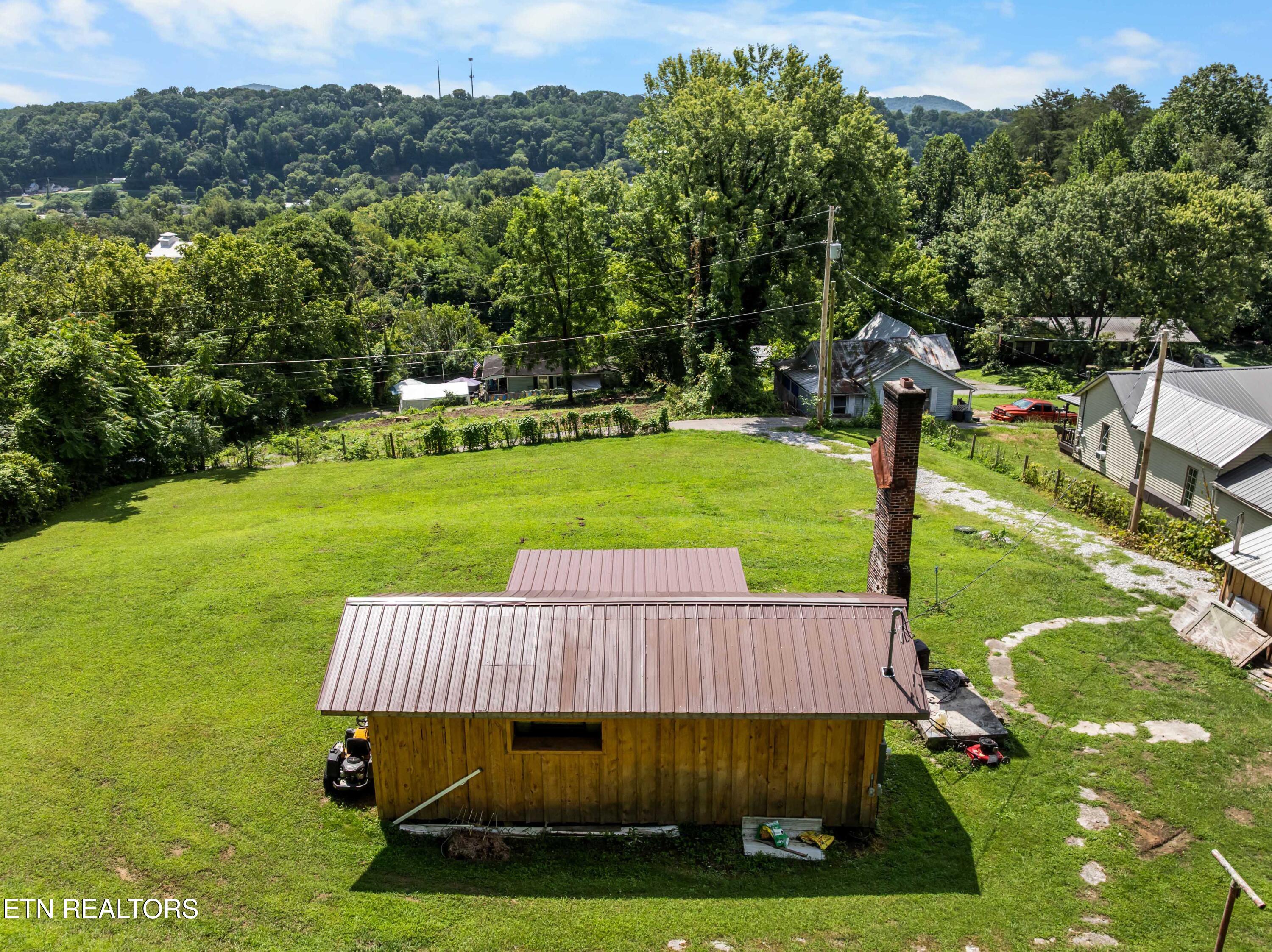 212 Sunshine Circle Lafollette TN 37766