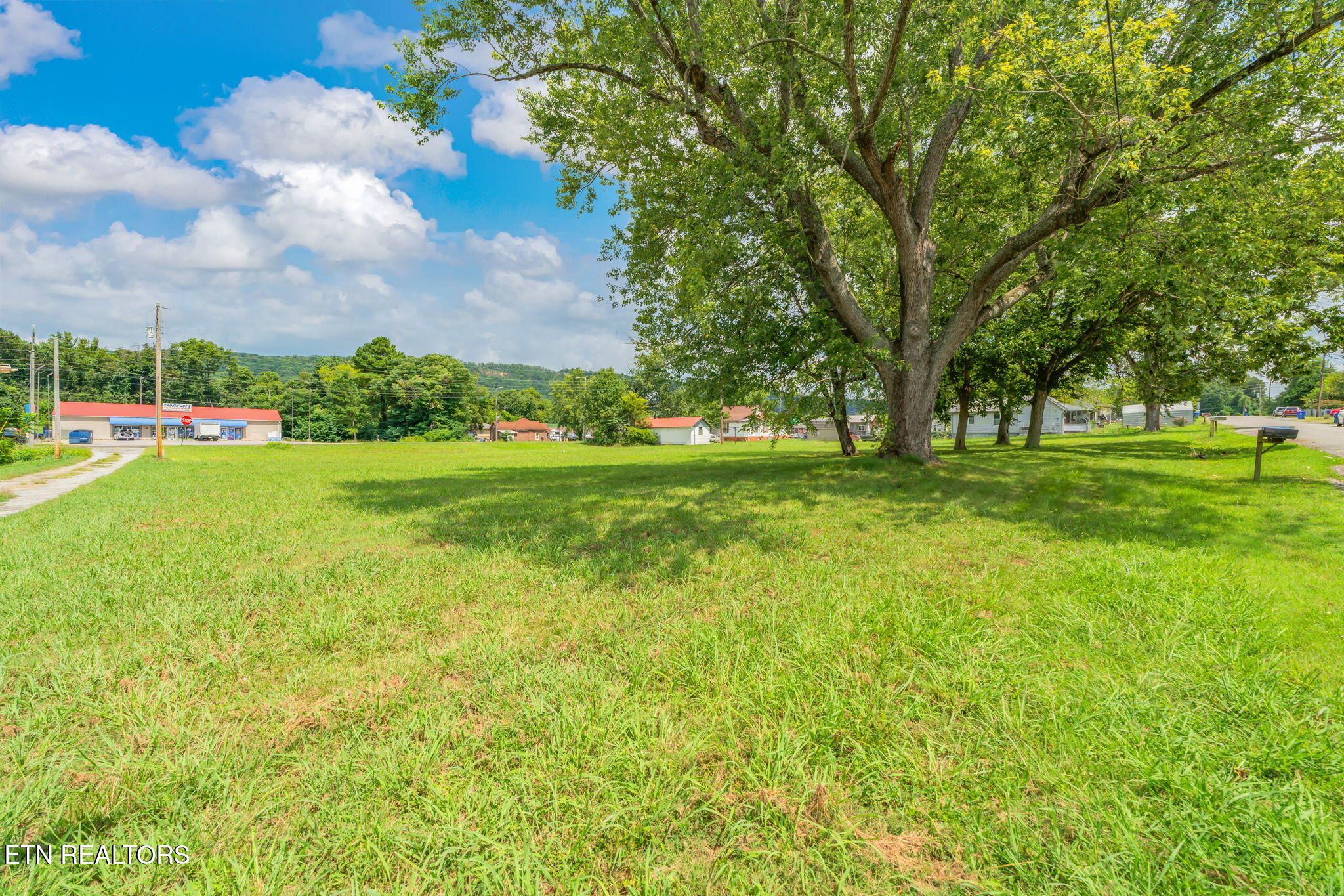 706 N Gateway Avenue Rockwood TN 37854