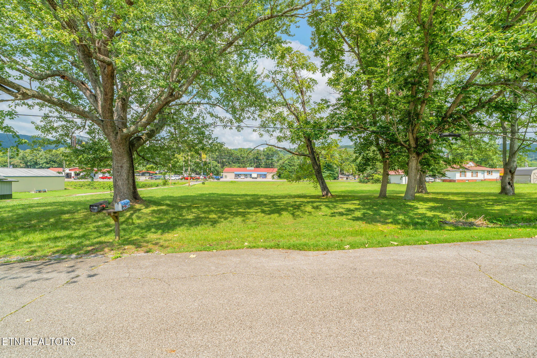 706 N Gateway Avenue Rockwood TN 37854
