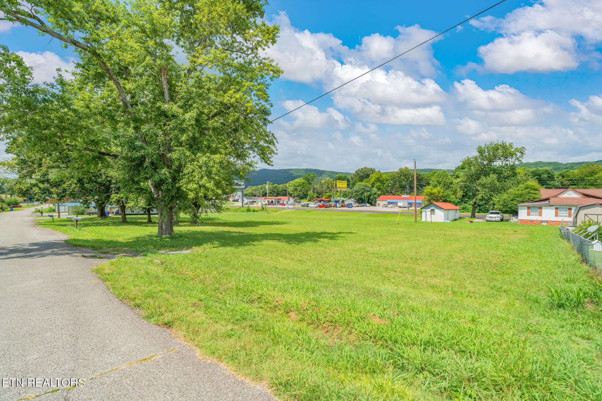 706 N Gateway Avenue Rockwood TN 37854