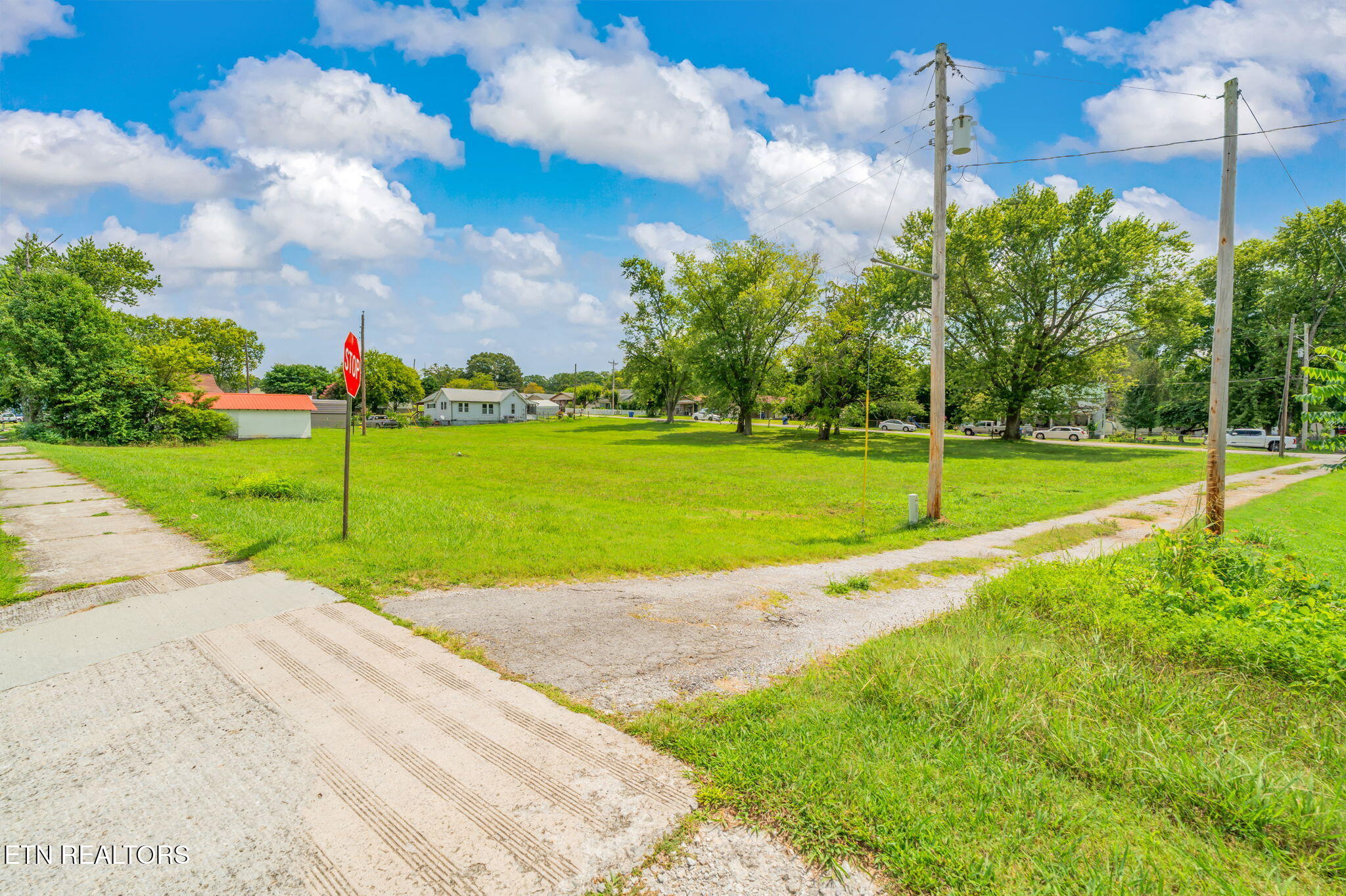 706 N Gateway Avenue Rockwood TN 37854