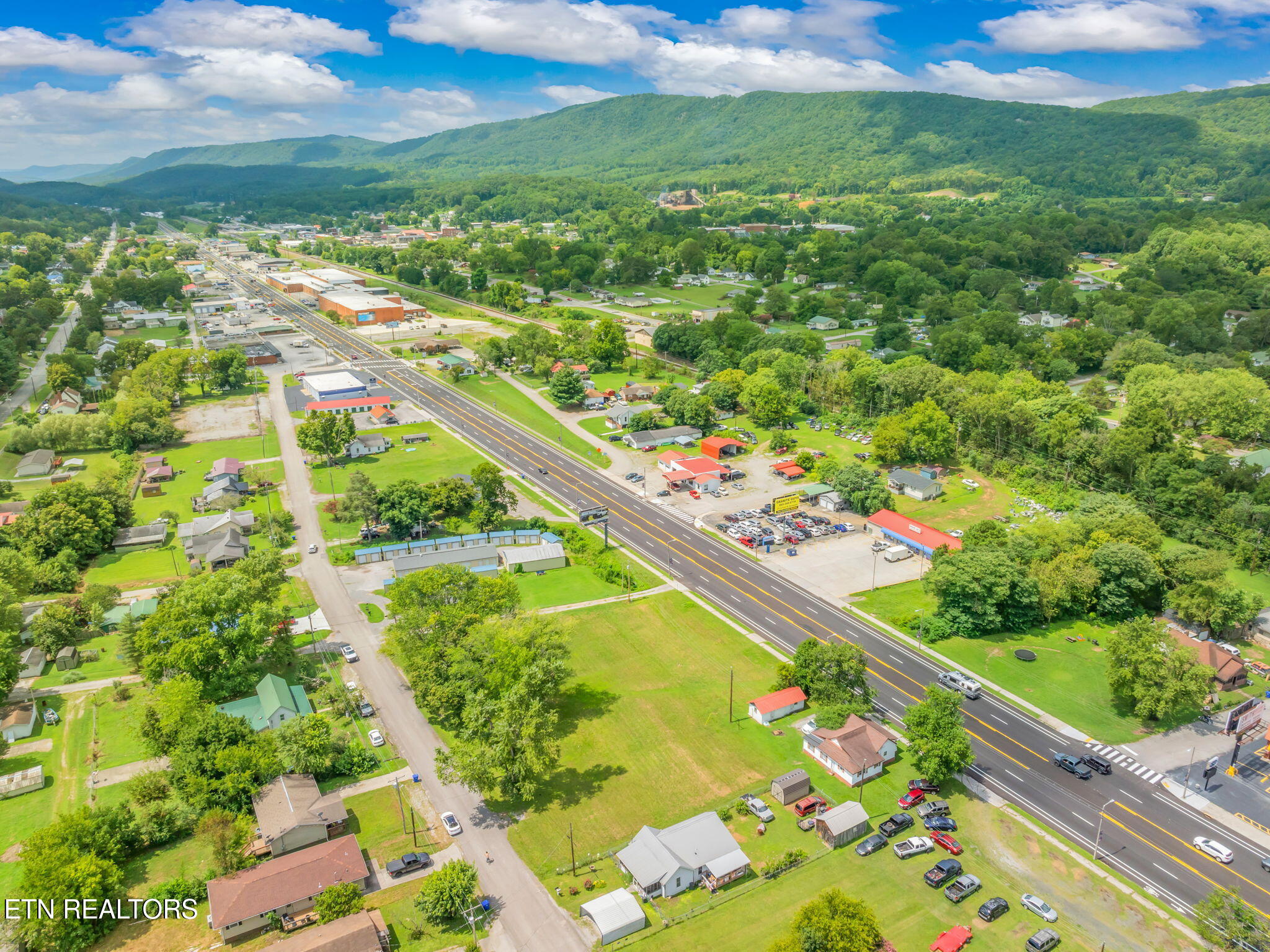 706 N Gateway Avenue Rockwood TN 37854