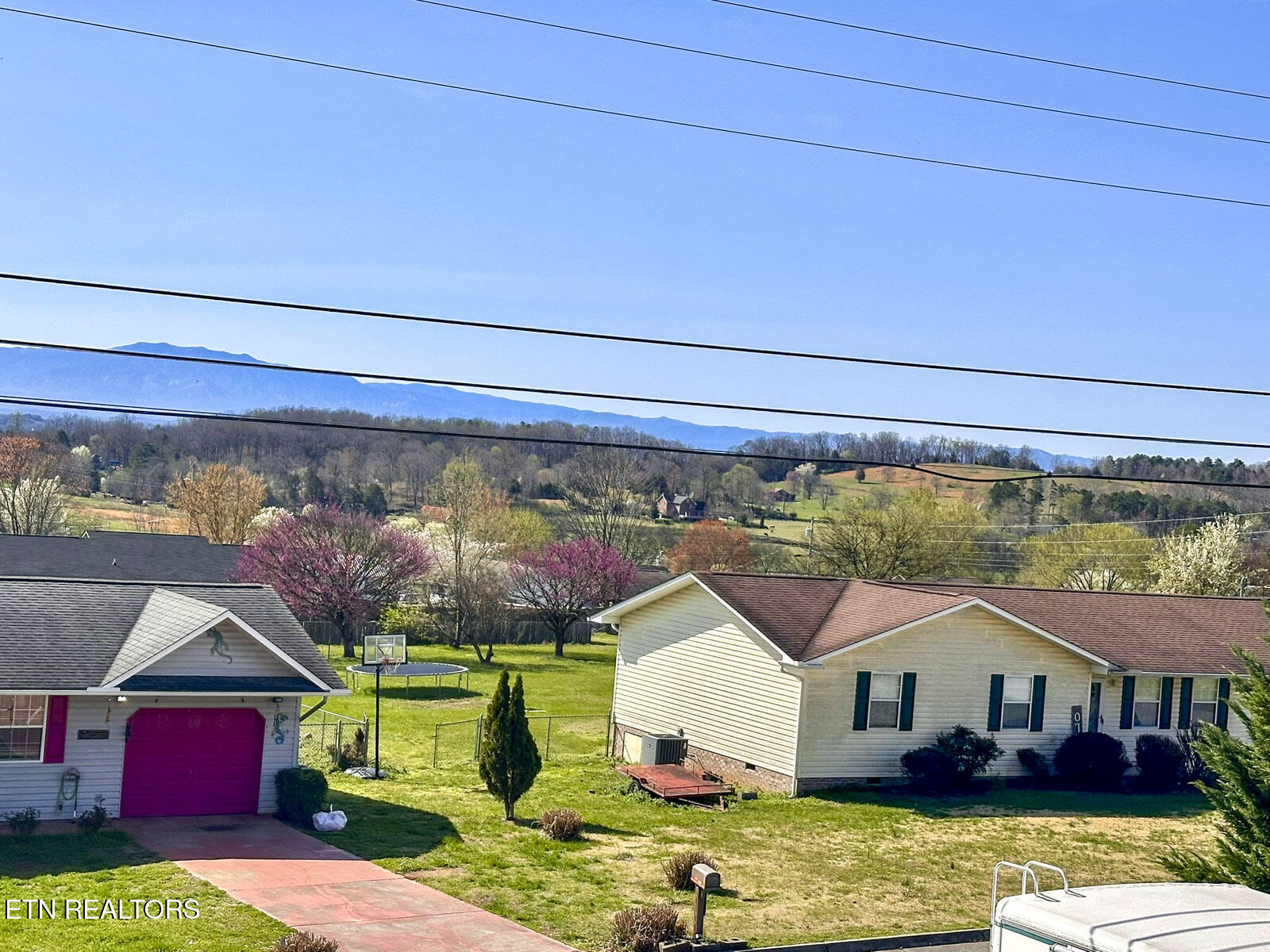 613 Ross Drive Dandridge TN 37725