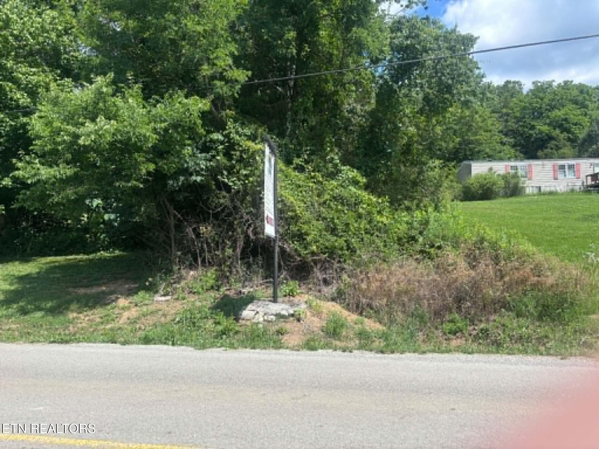 Lone Mountain Road New Tazewell TN 37825