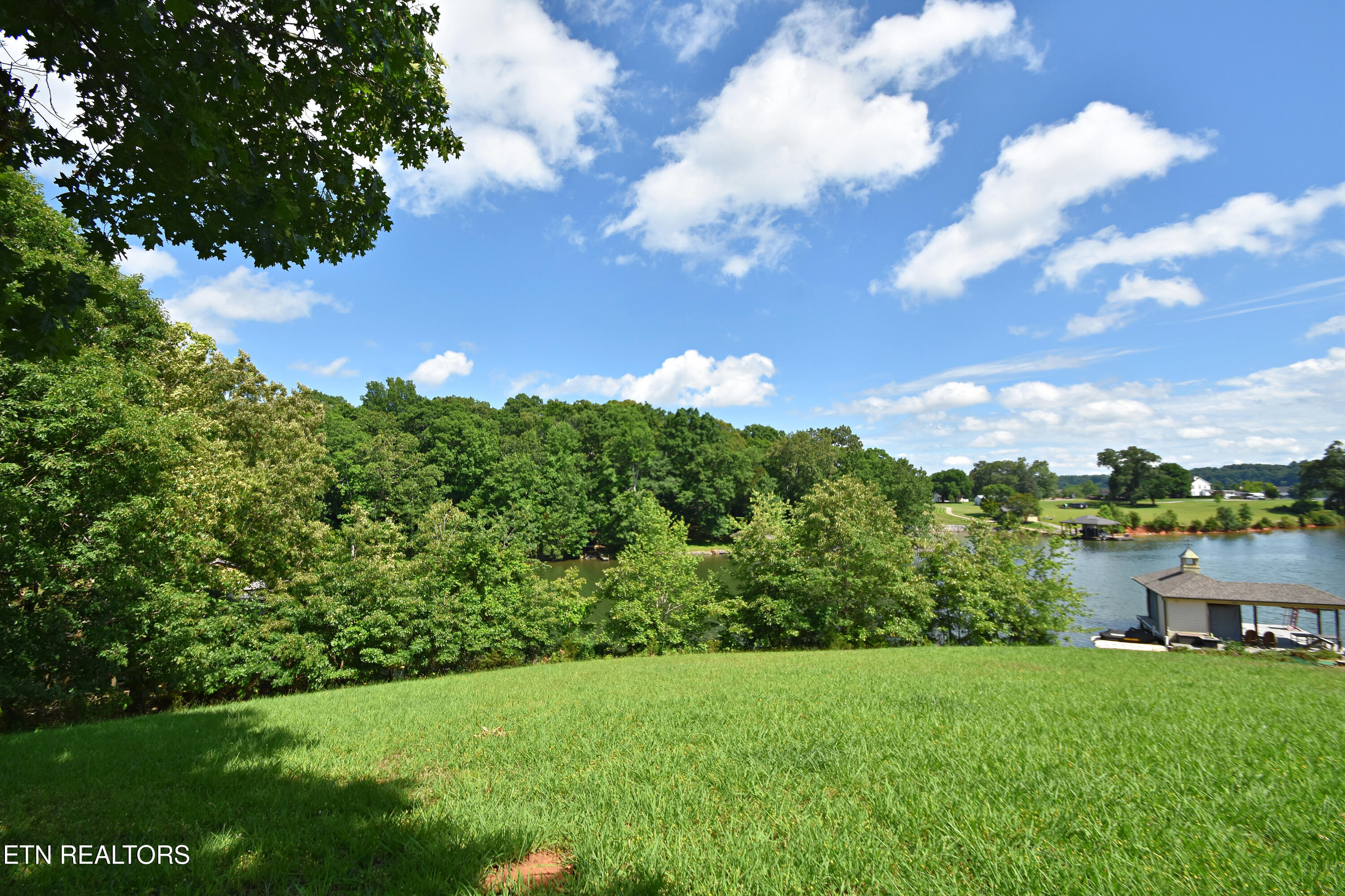 355 Conkinnon Drive Lenoir City TN 37772