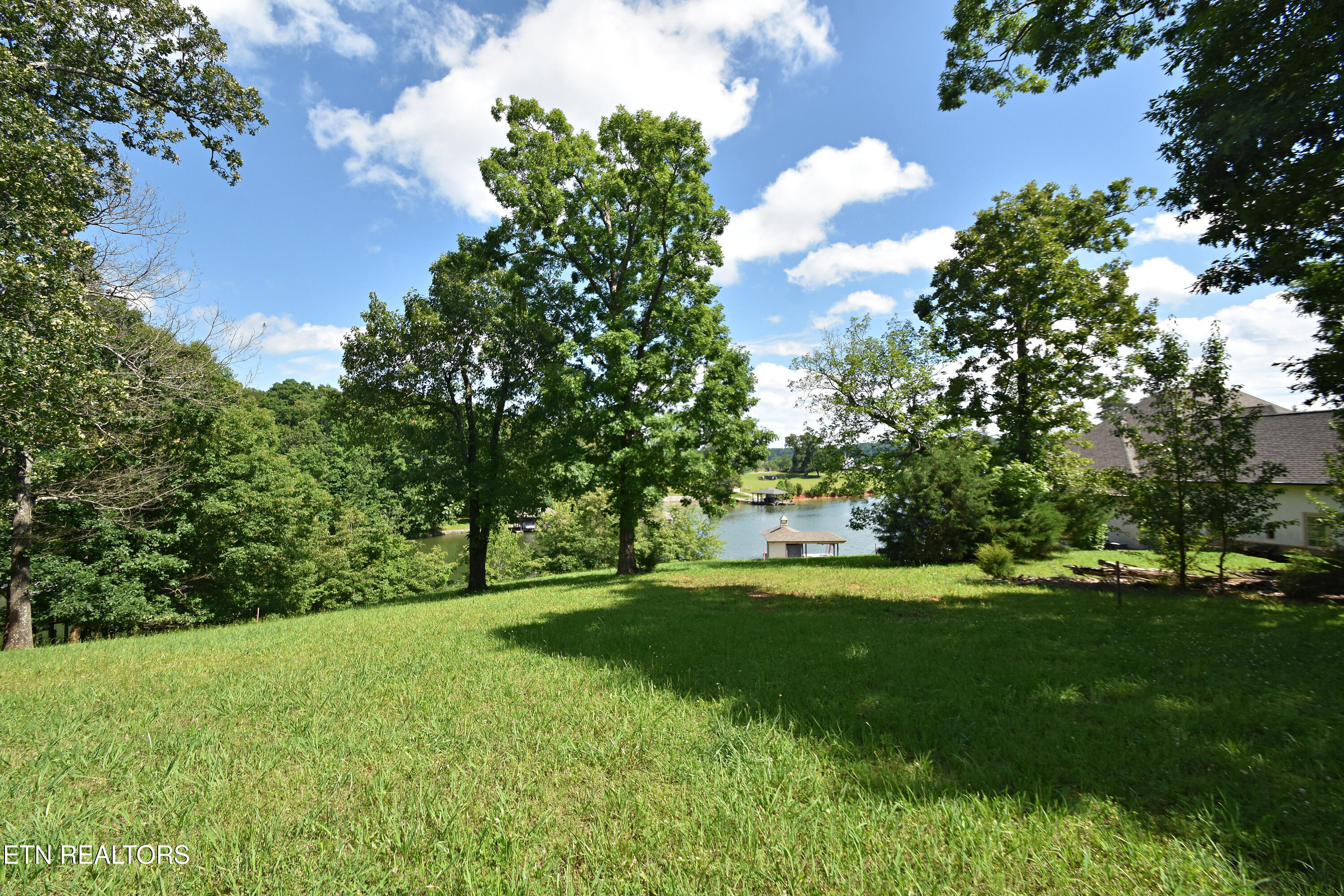 355 Conkinnon Drive Lenoir City TN 37772