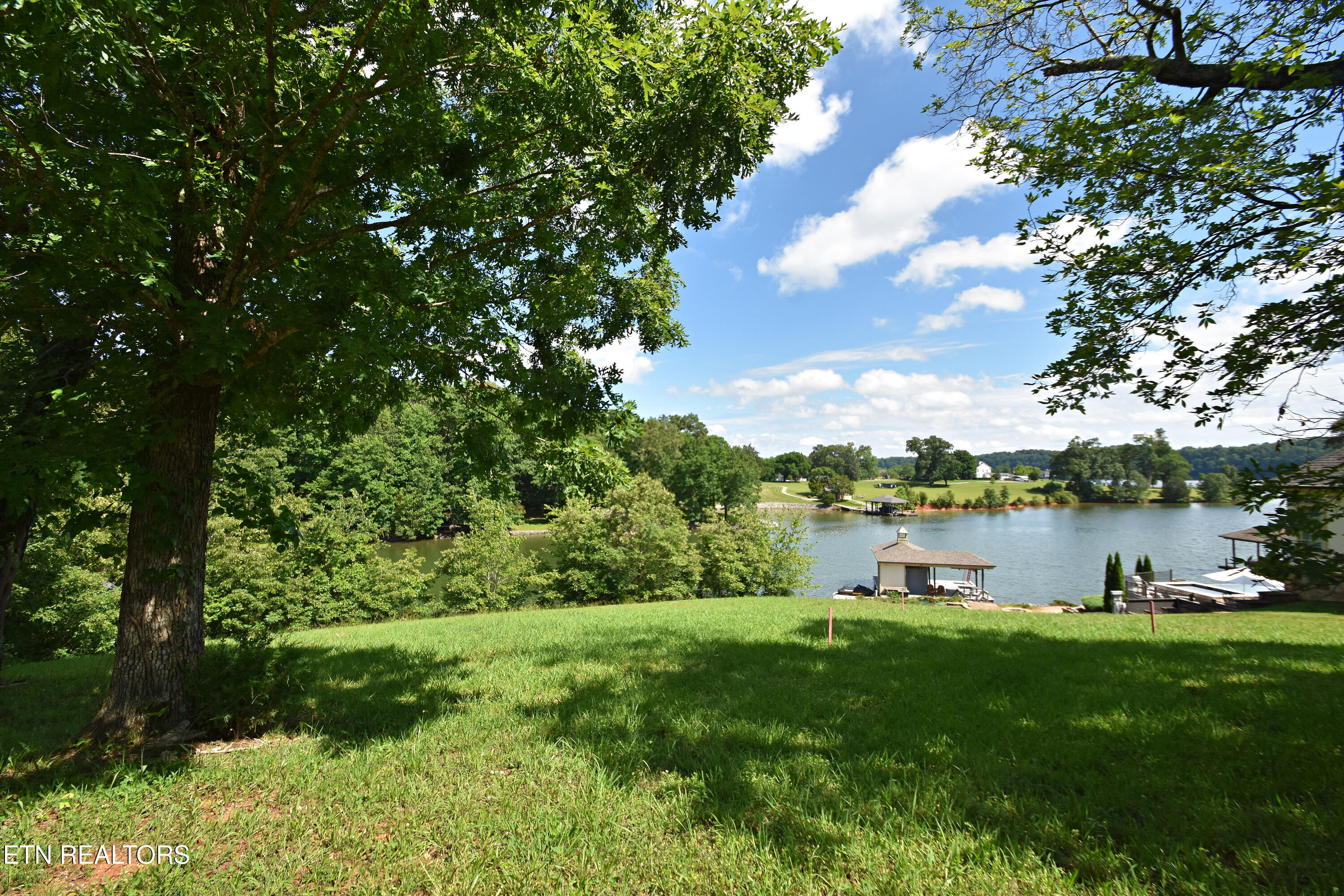 355 Conkinnon Drive Lenoir City TN 37772