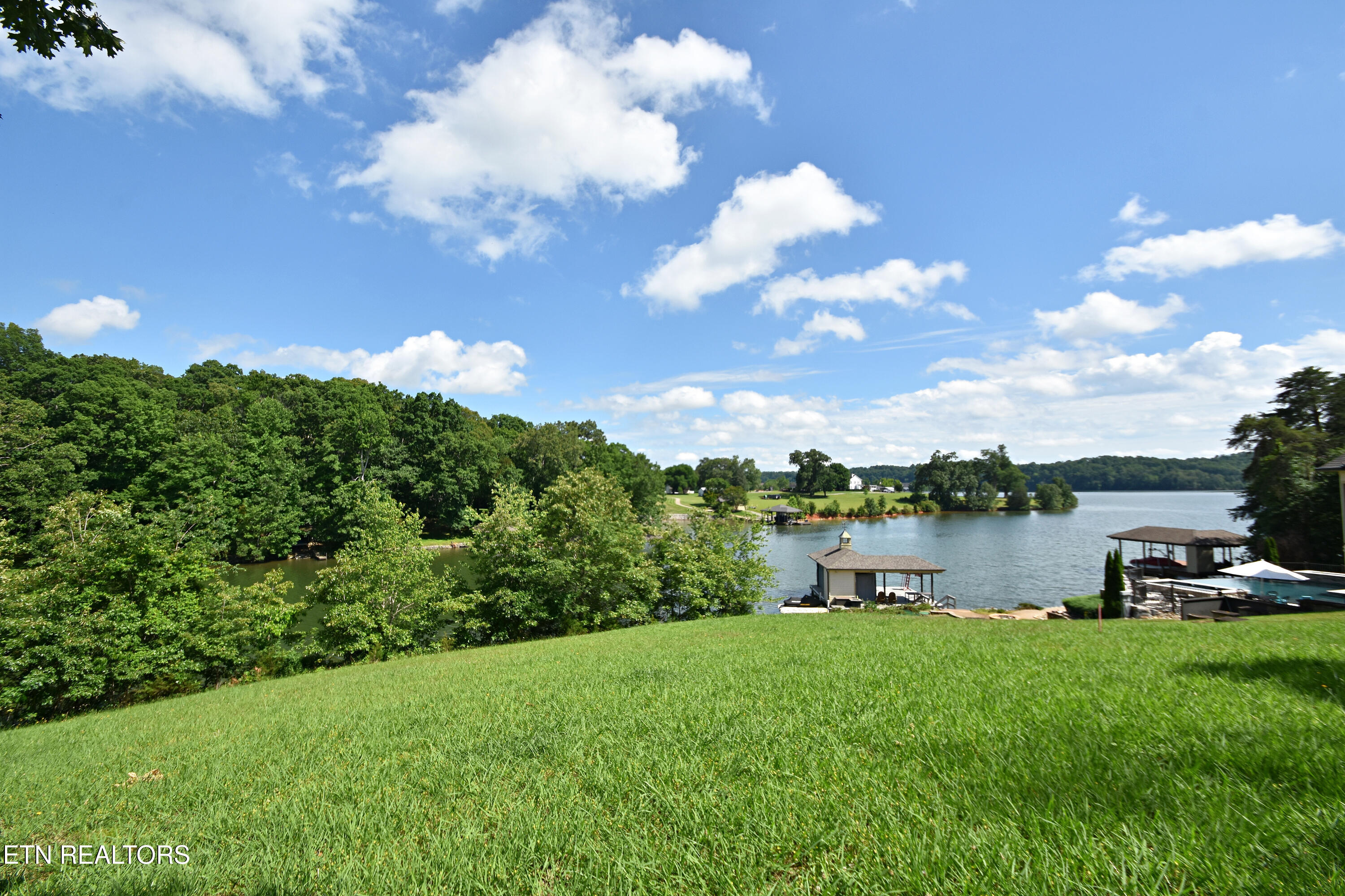 355 Conkinnon Drive Lenoir City TN 37772