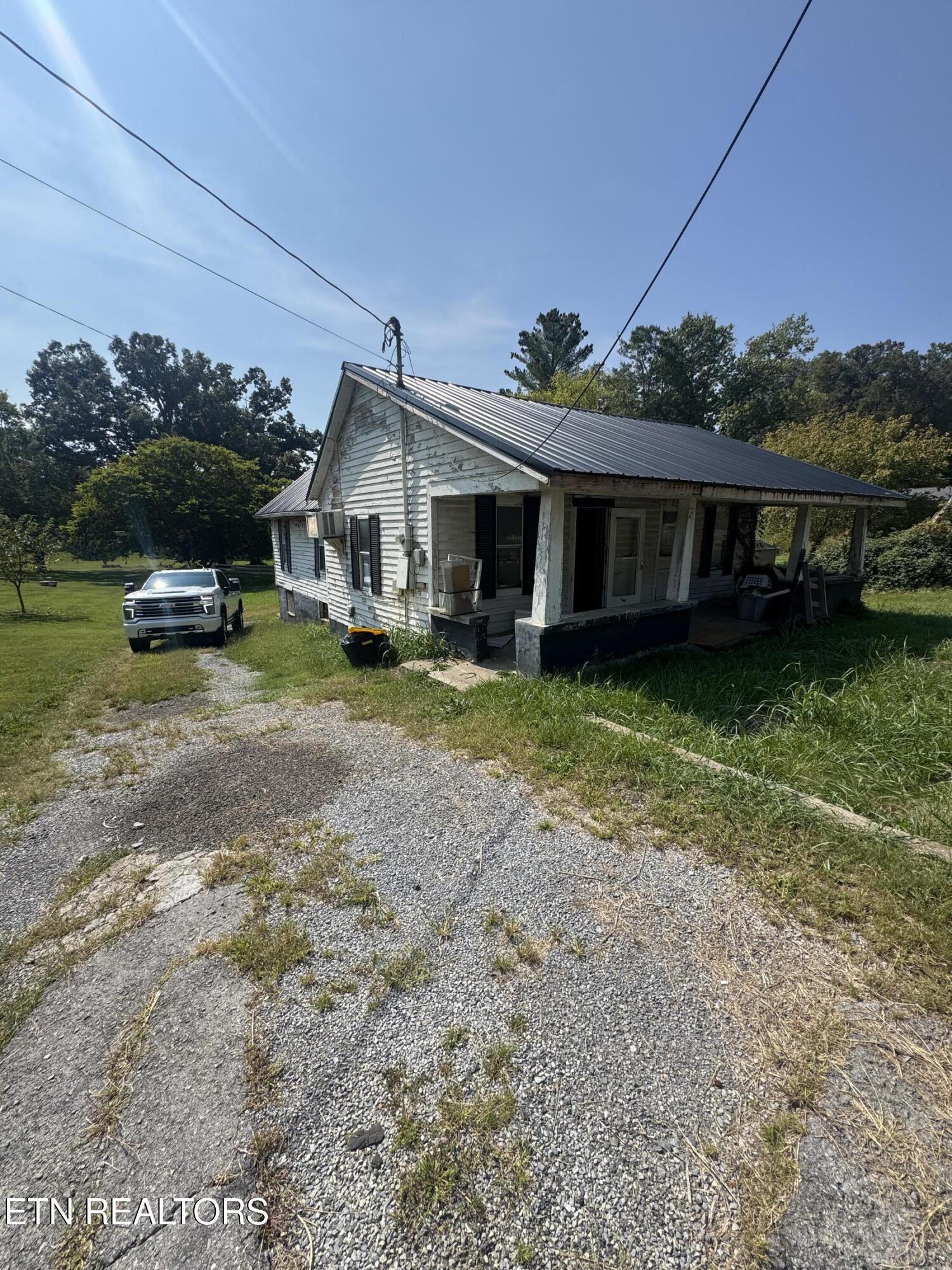 587 North Street Newport TN 37821
