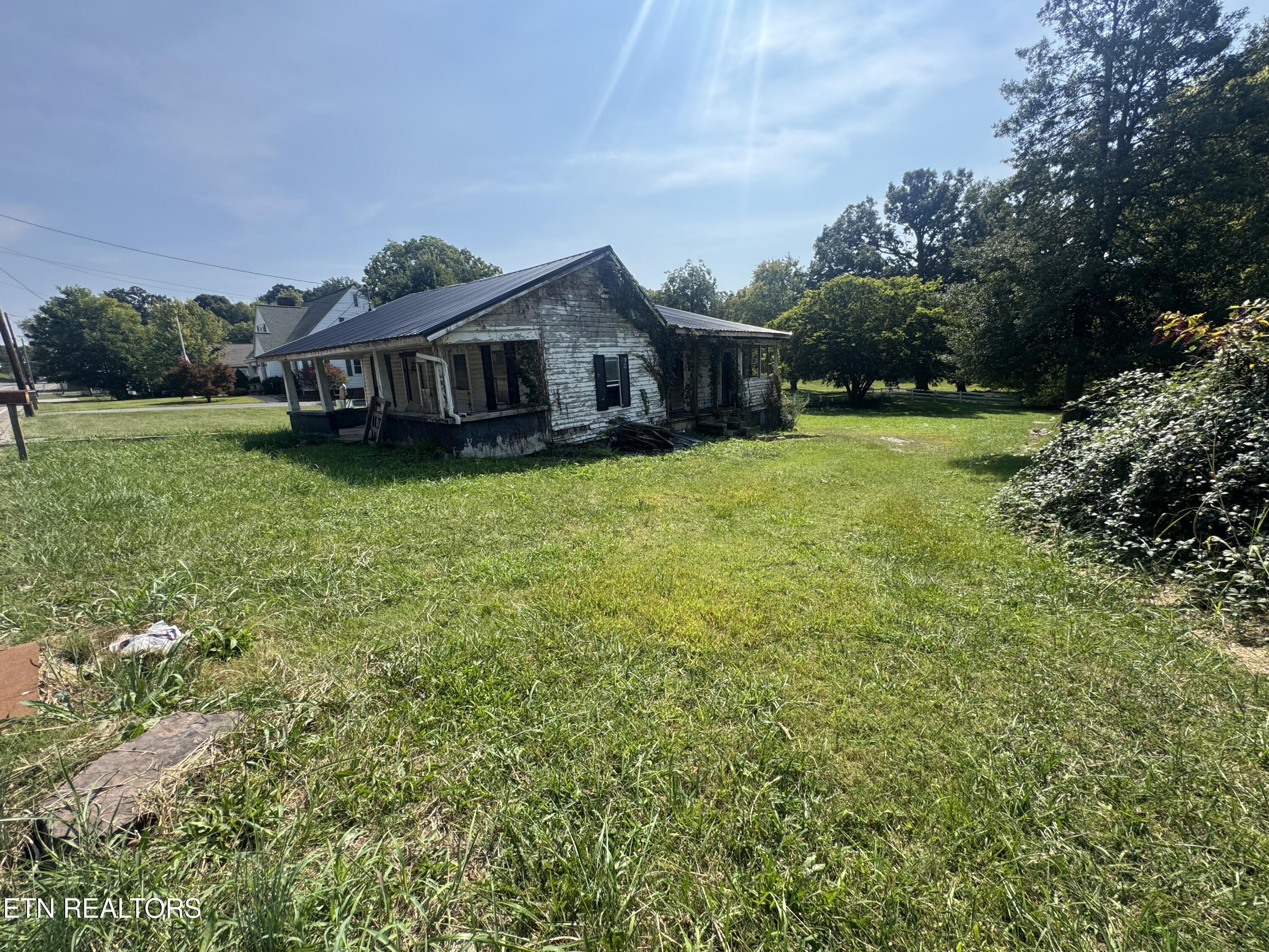 587 North Street Newport TN 37821