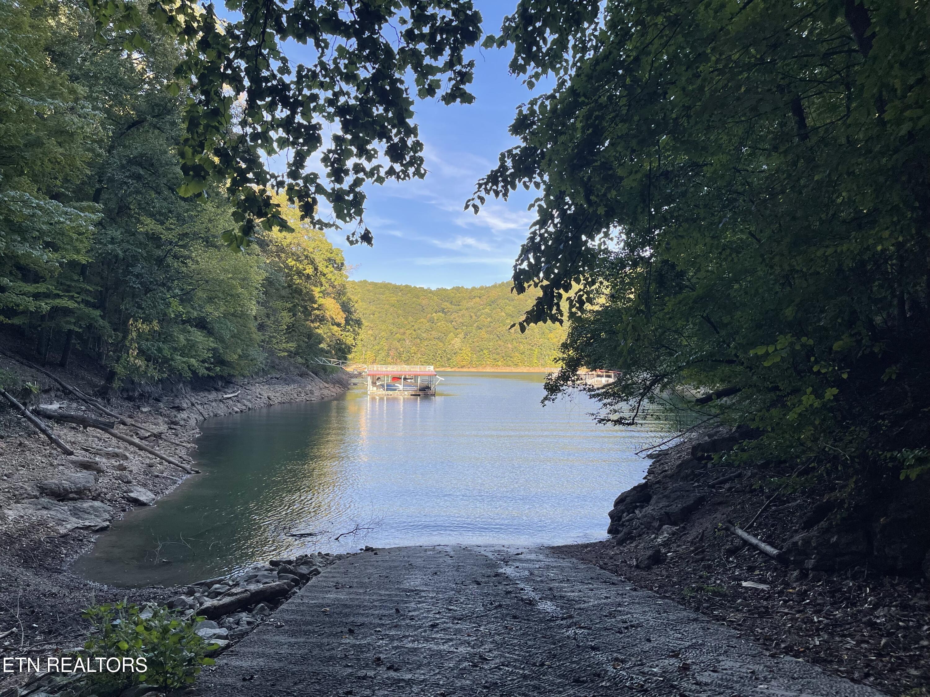 63 Cove Norris Road Caryville TN 37714
