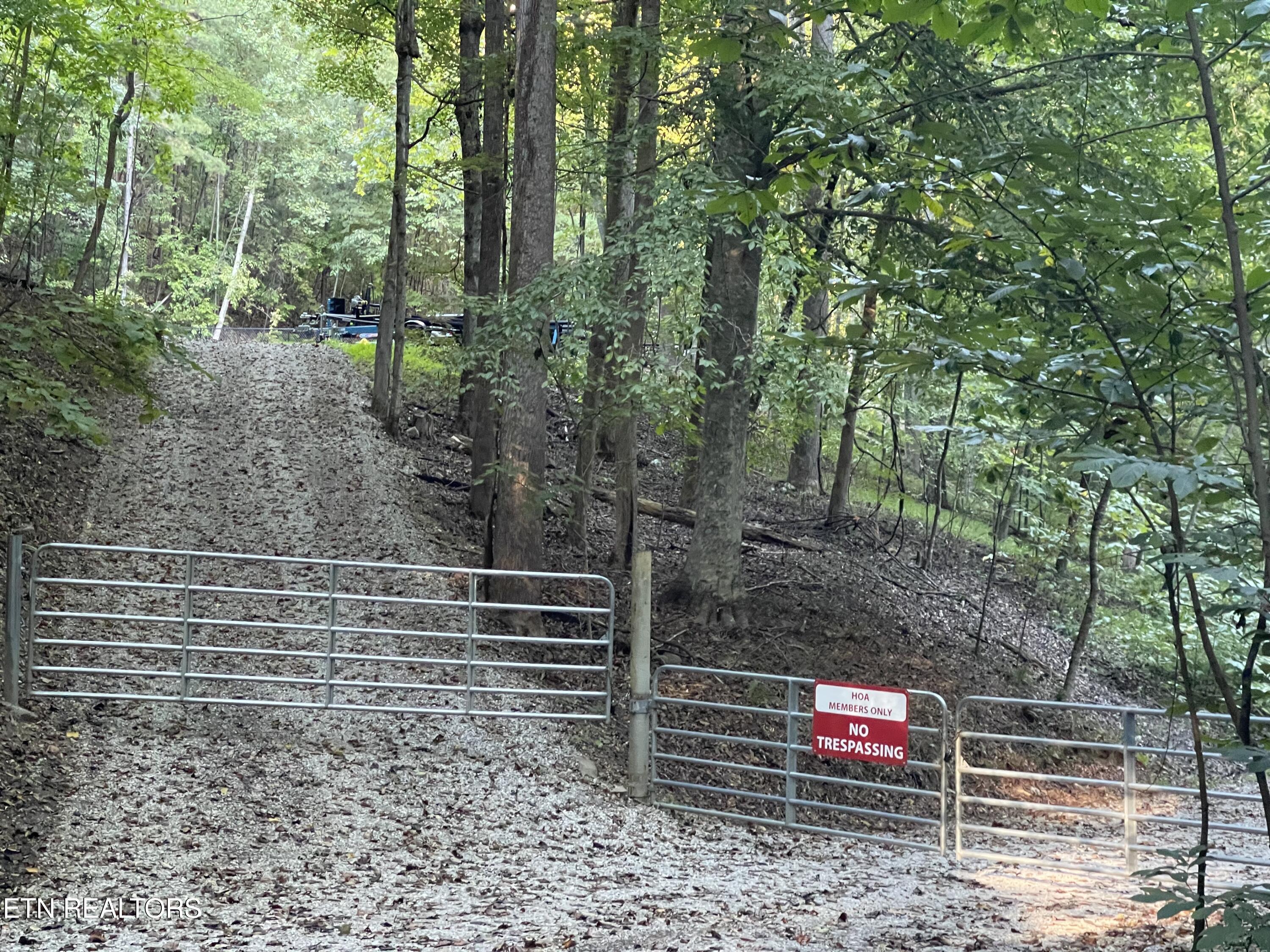 63 Cove Norris Road Caryville TN 37714