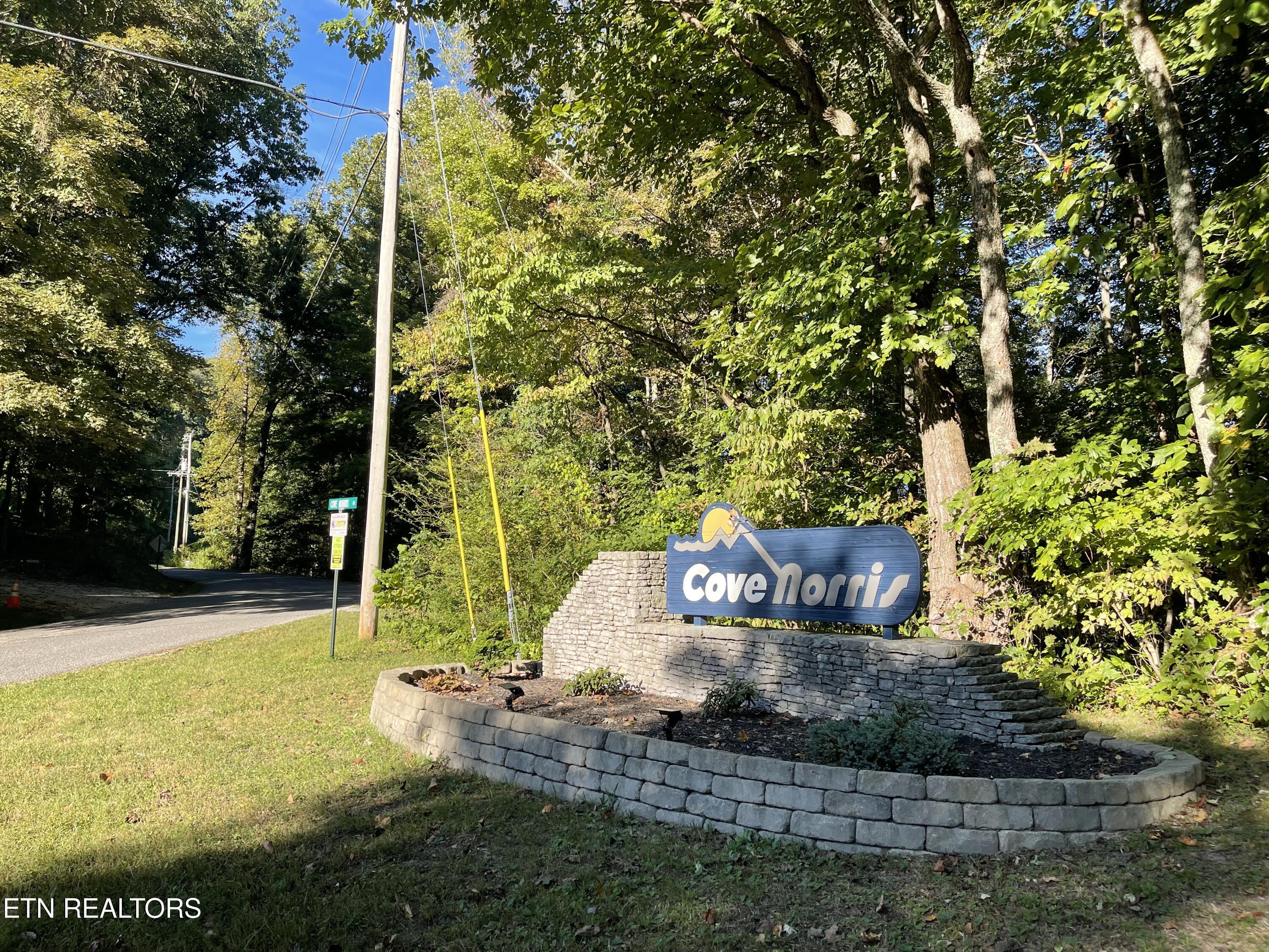 63 Cove Norris Road Caryville TN 37714