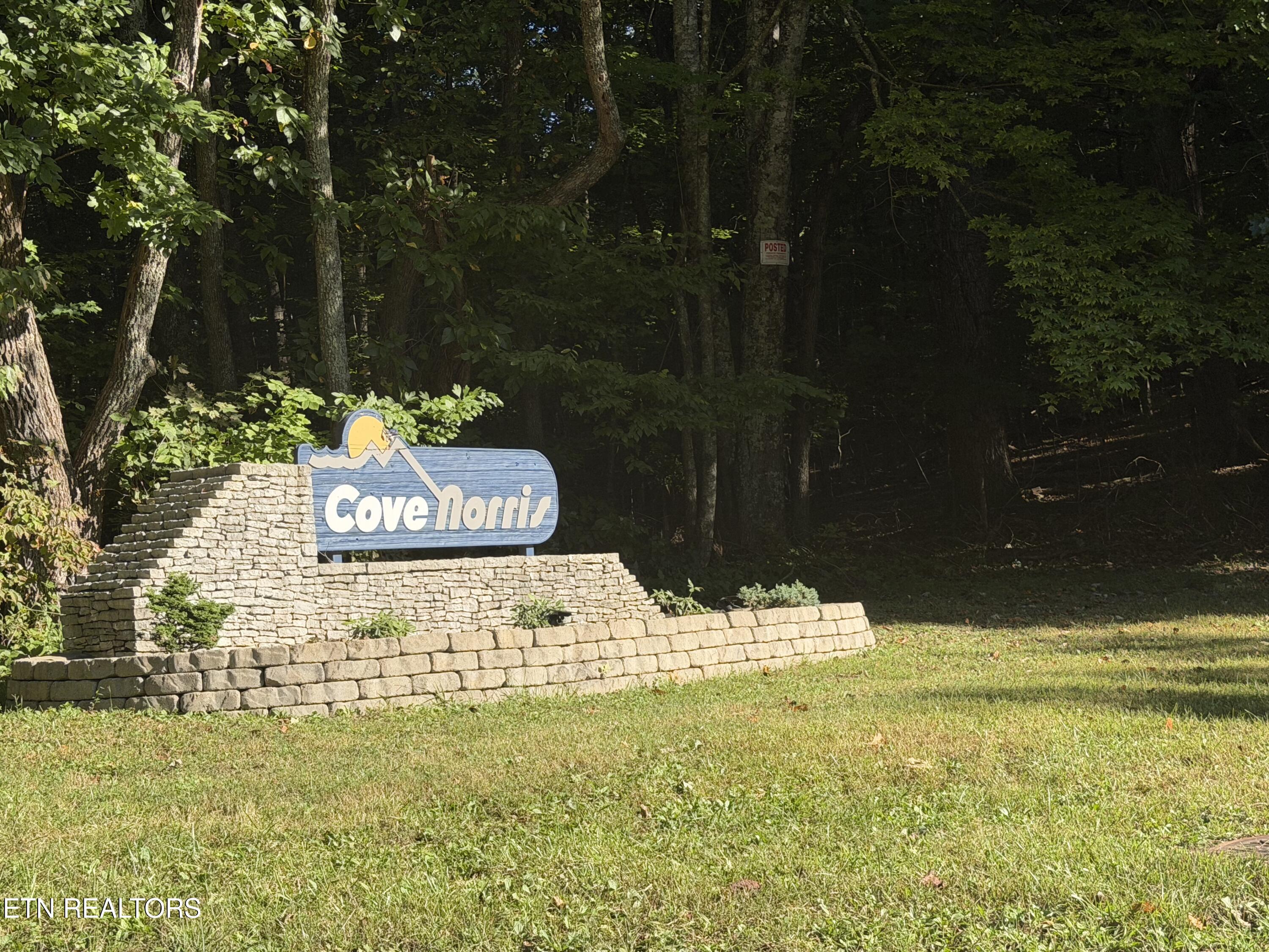 63 Cove Norris Road Caryville TN 37714