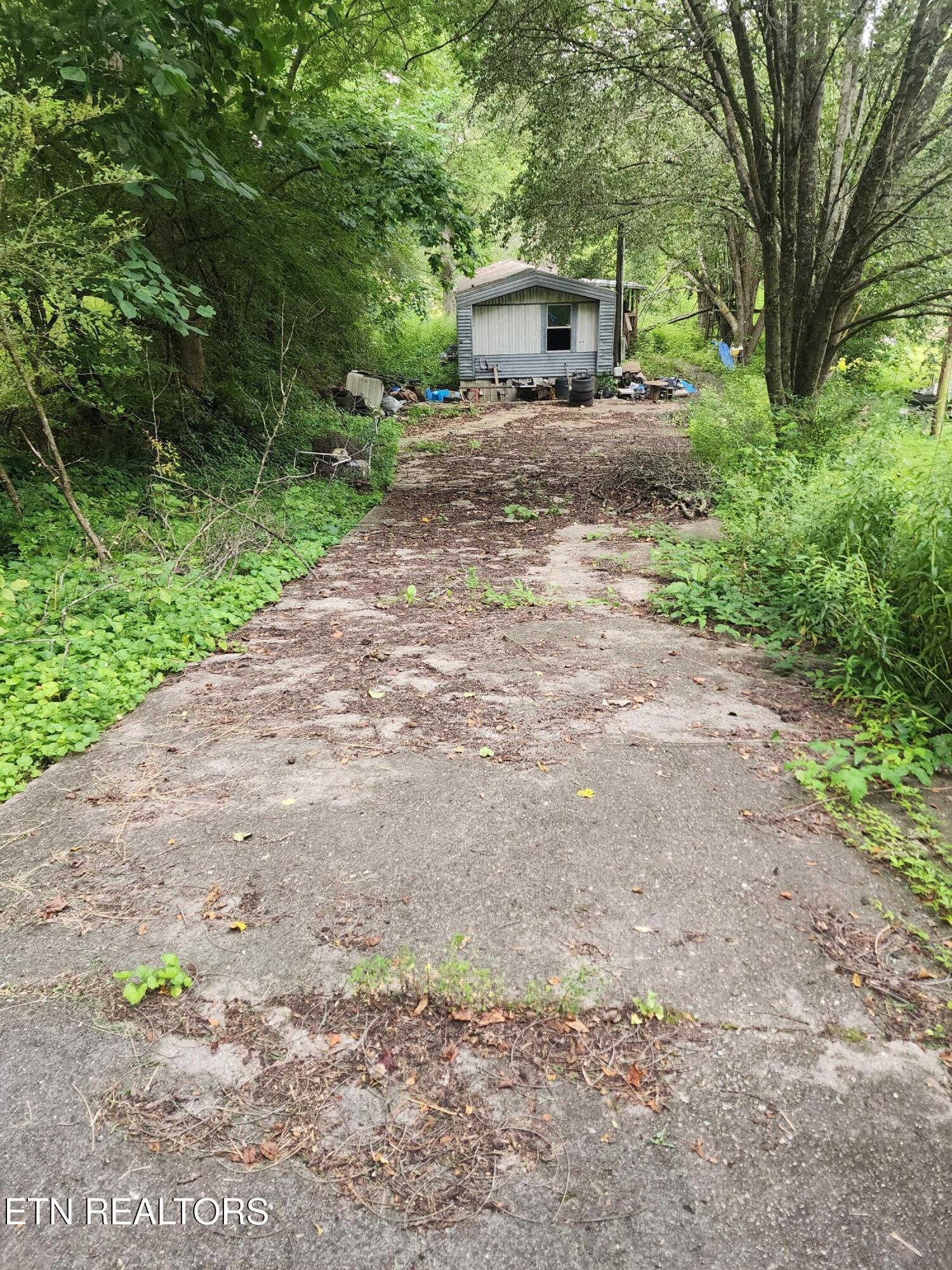 136 Sugar Road Oliver Springs TN 37840
