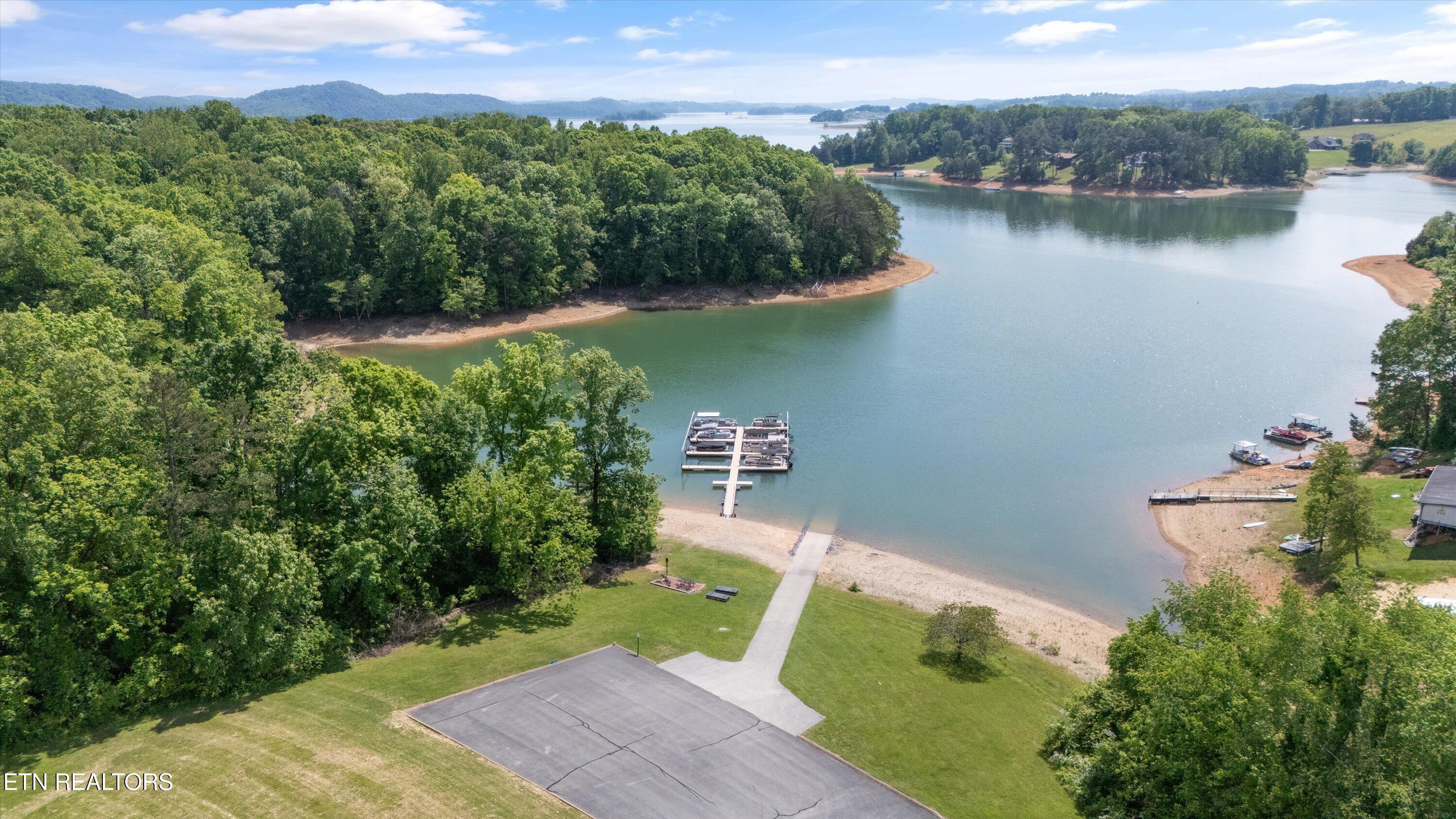 98 Cow Poke Lane Rutledge TN 37861
