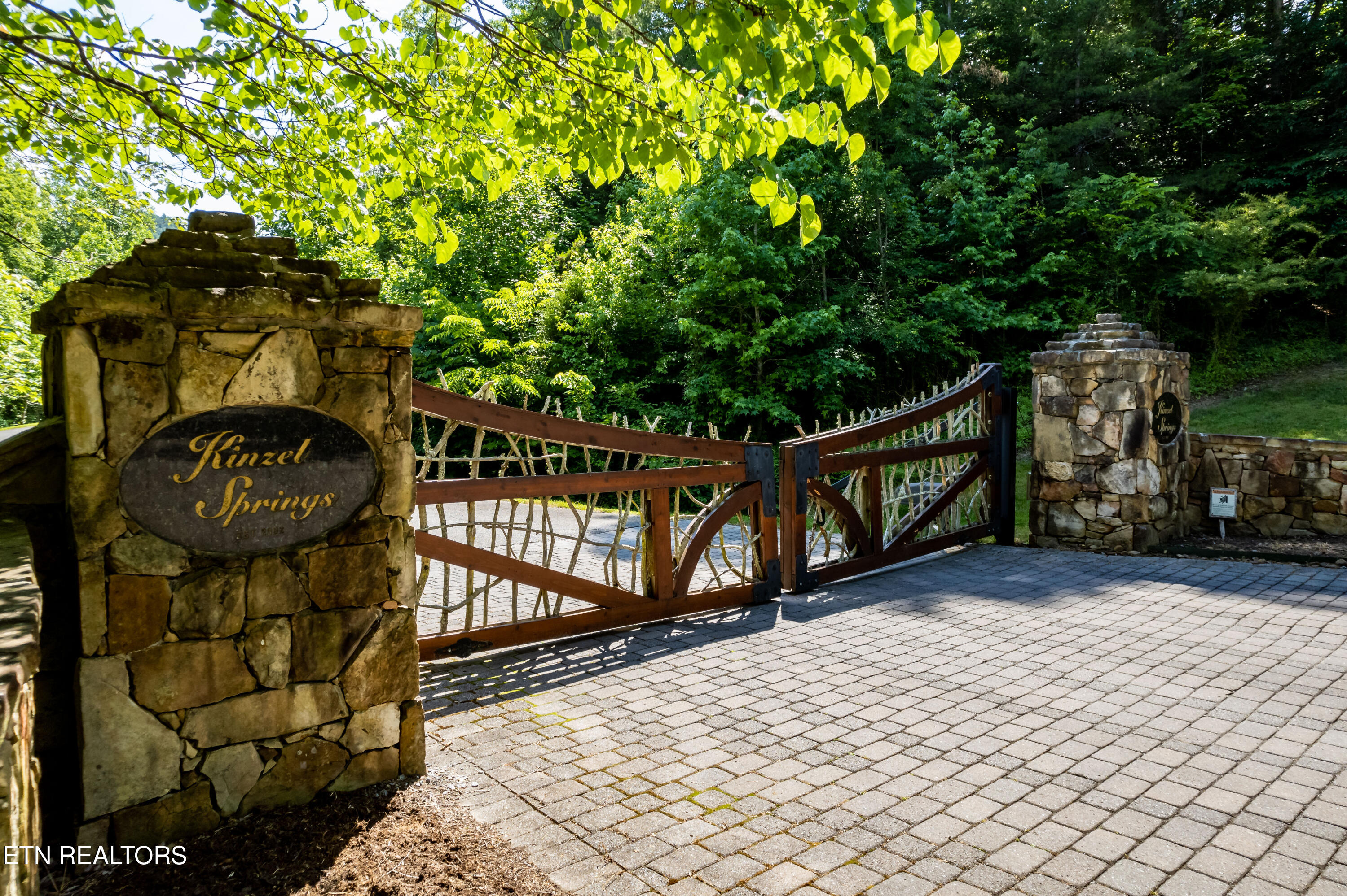 716 Tanasi Trail Townsend TN 37882