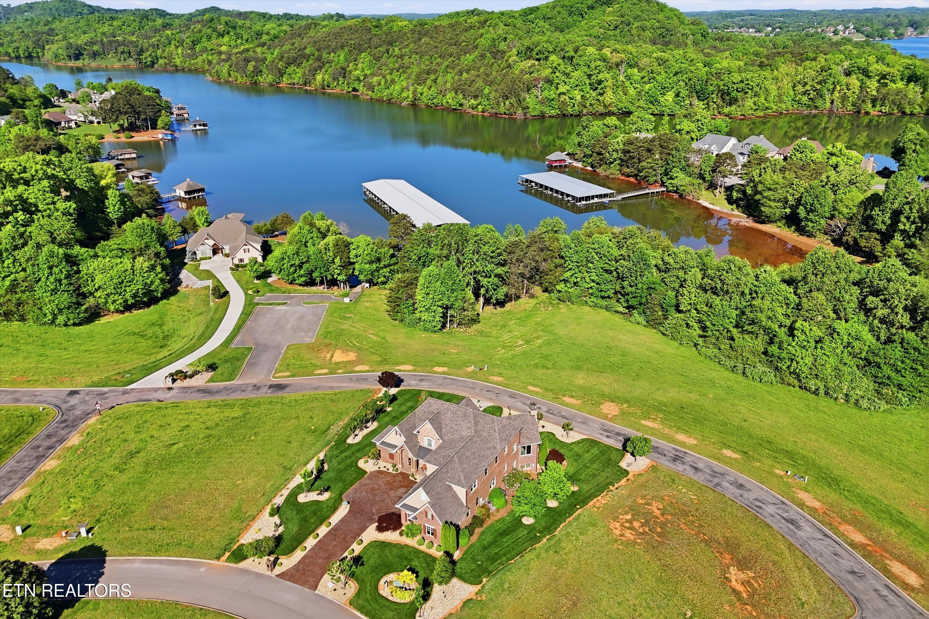 261 White Swan Drive Vonore TN 37885
