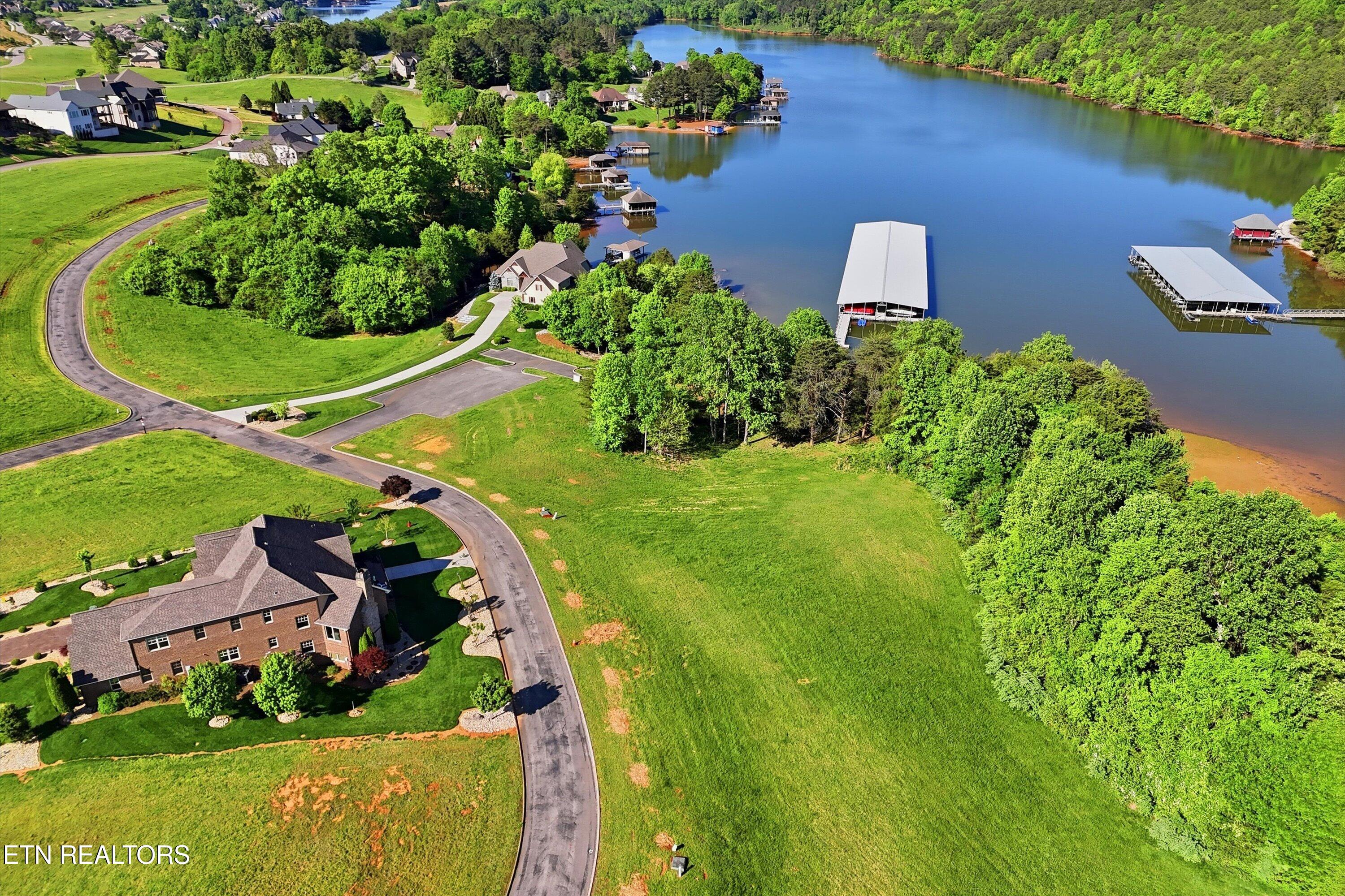 261 White Swan Drive Vonore TN 37885