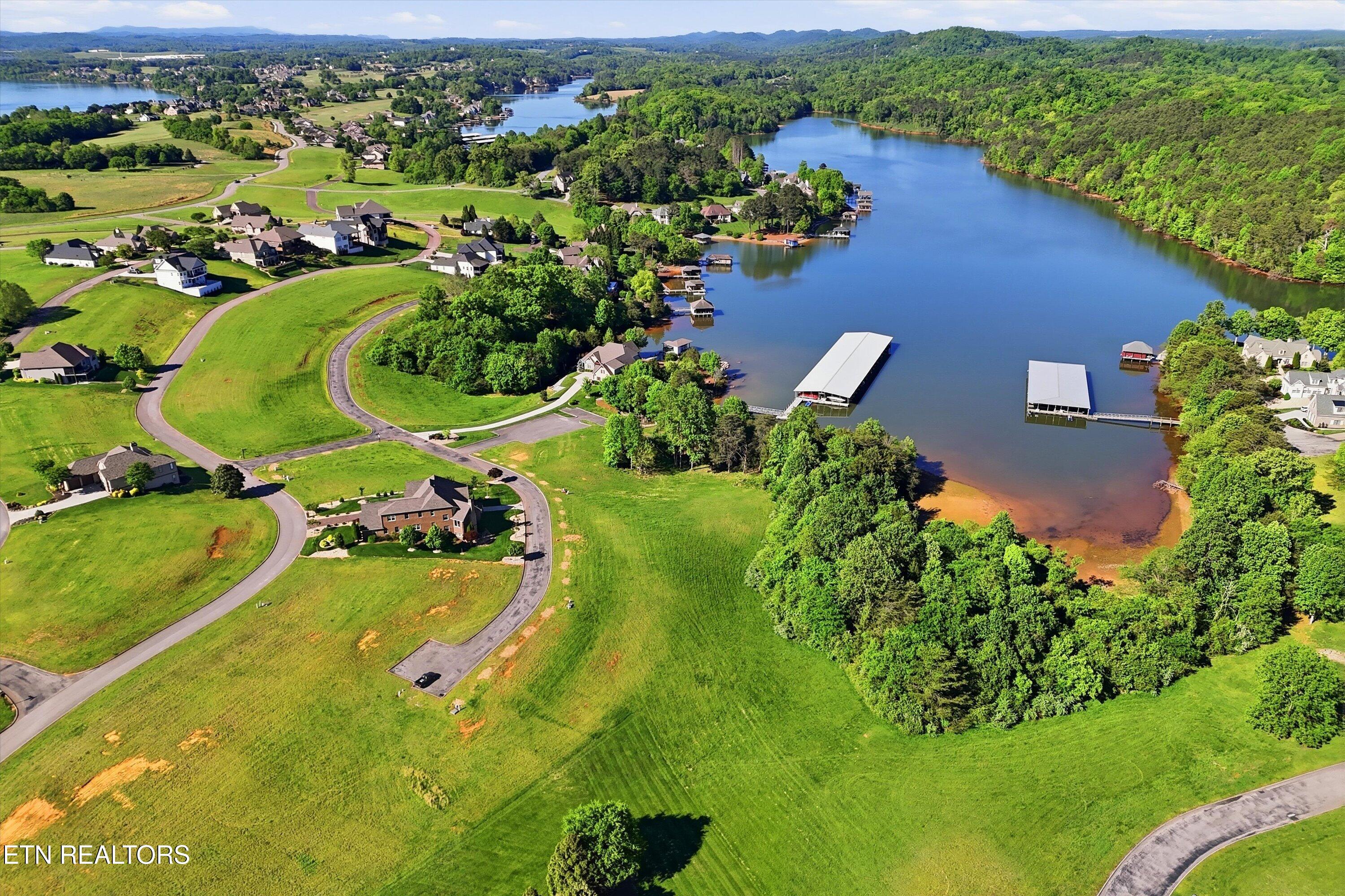261 White Swan Drive Vonore TN 37885