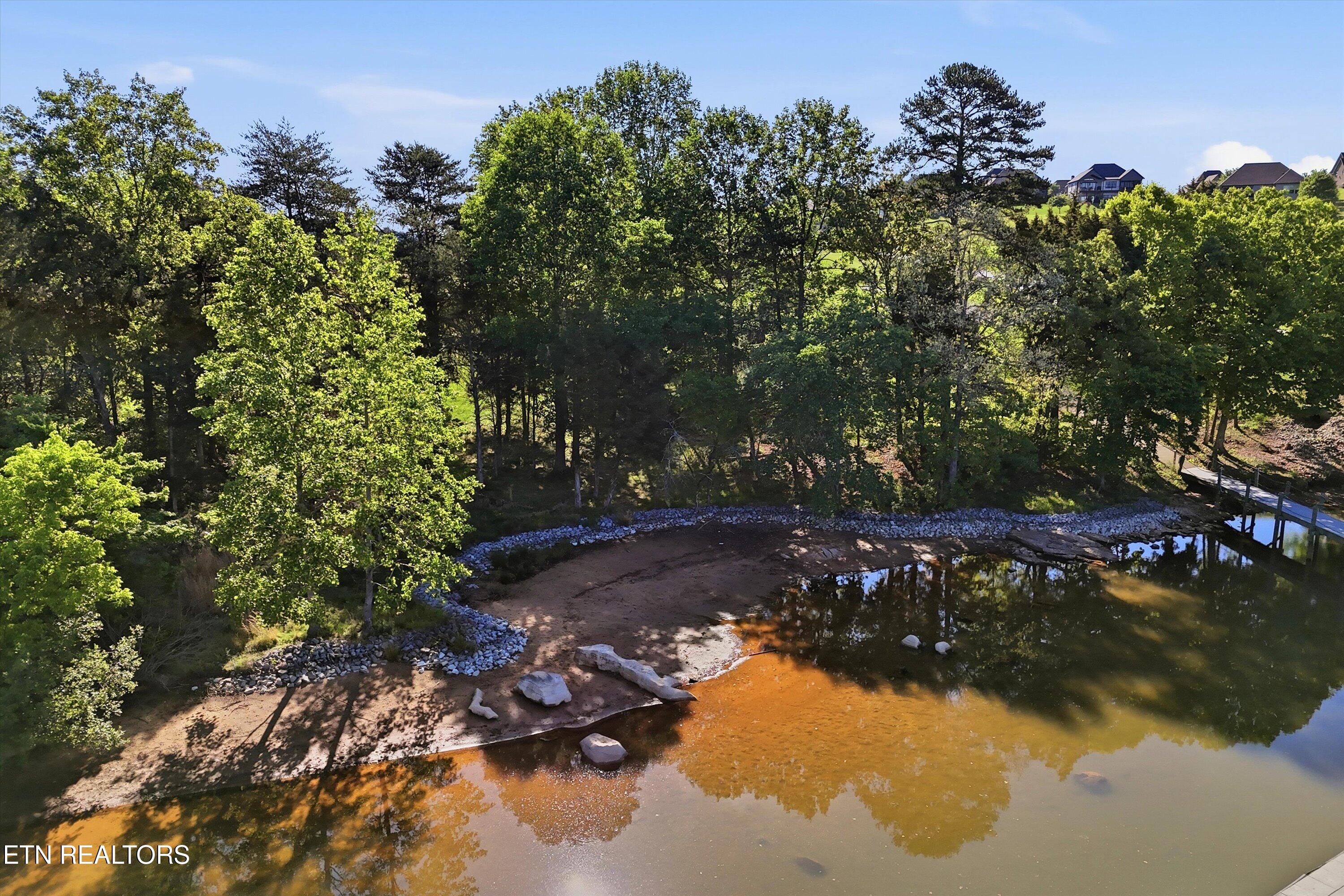 261 White Swan Drive Vonore TN 37885