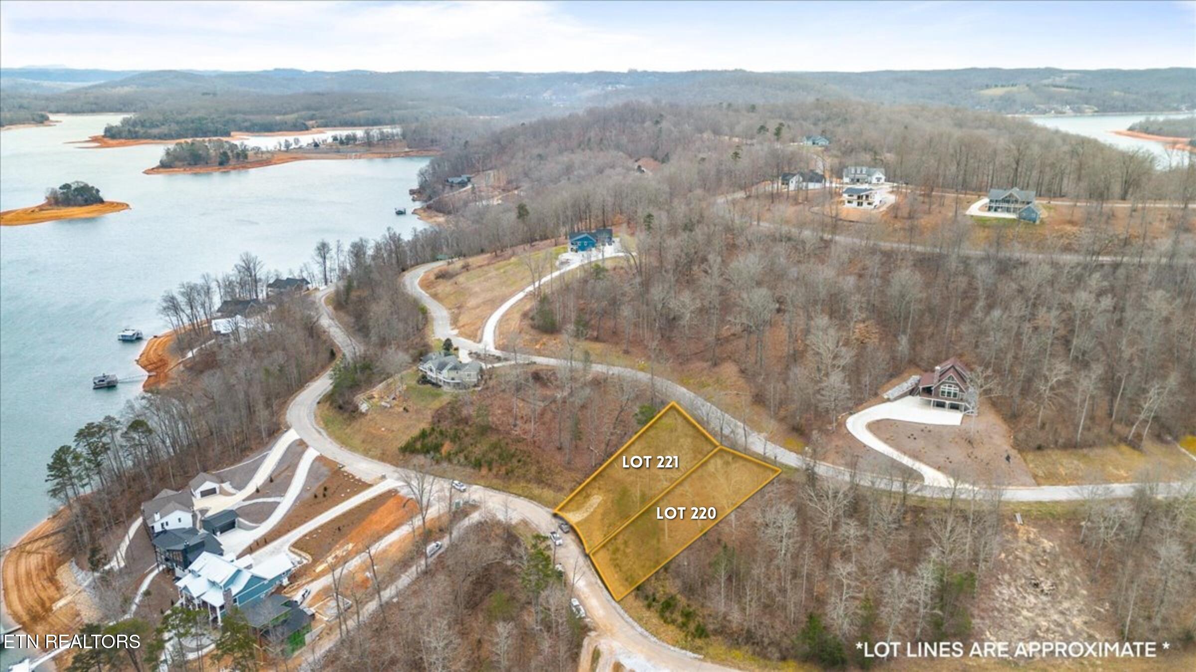 220/221 Suncrest Cove Lafollette TN 37766