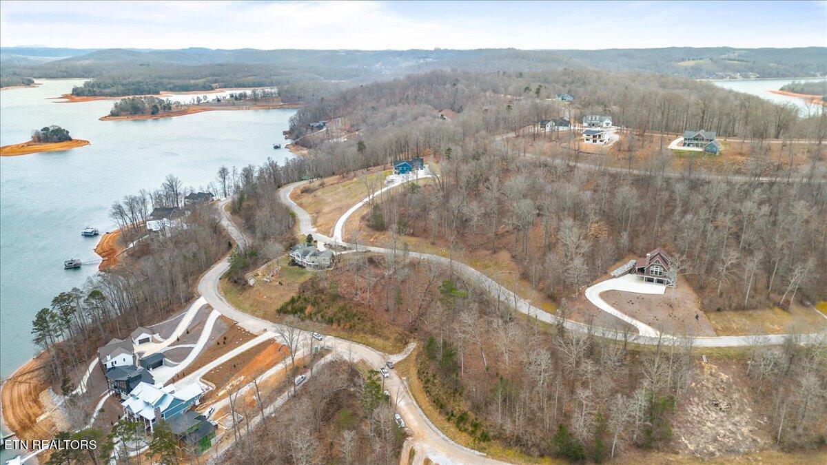 220/221 Suncrest Cove Lafollette TN 37766