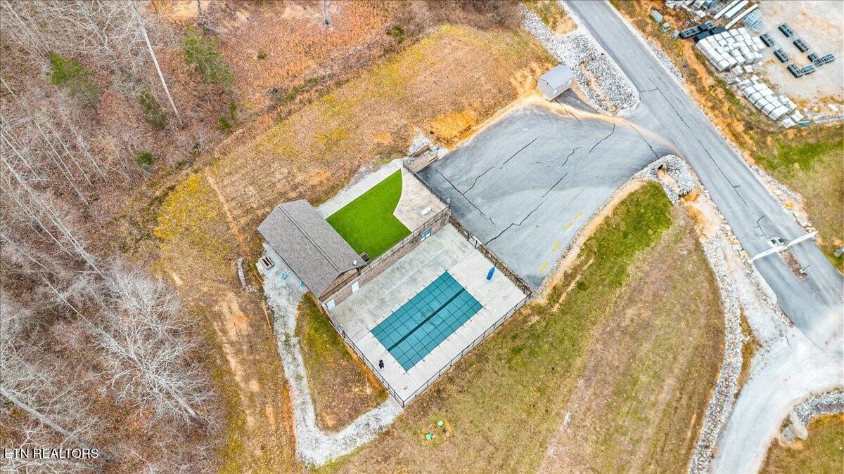 220/221 Suncrest Cove Lafollette TN 37766