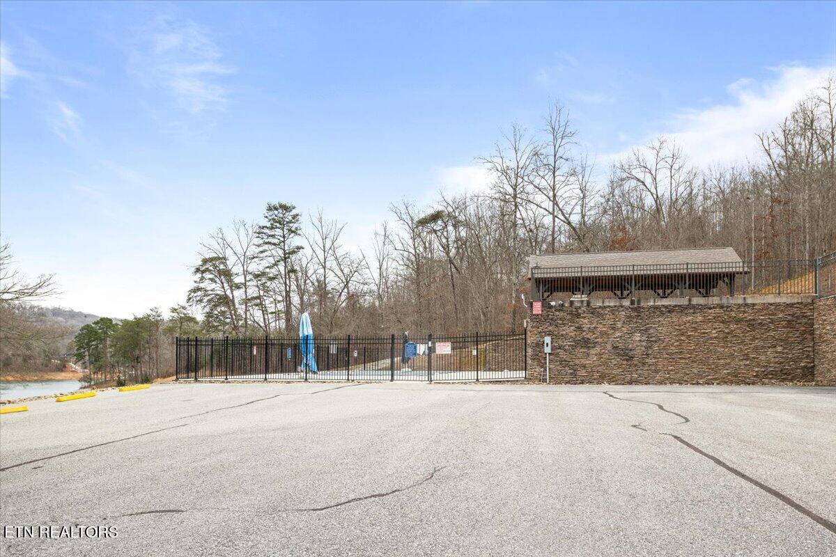 220/221 Suncrest Cove Lafollette TN 37766