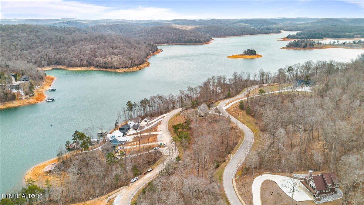 220/221 Suncrest Cove Lafollette TN 37766