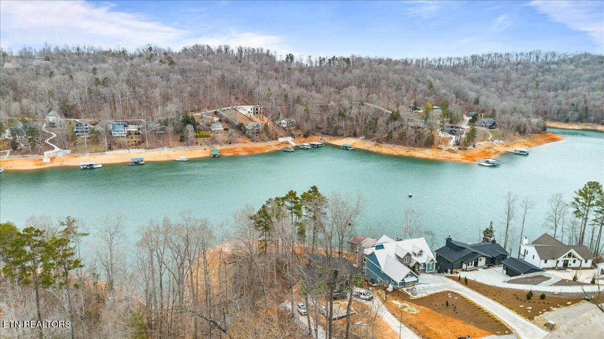 220/221 Suncrest Cove Lafollette TN 37766