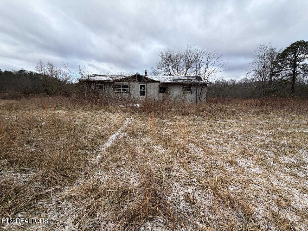 5441 White Oak Road Duff TN 37729
