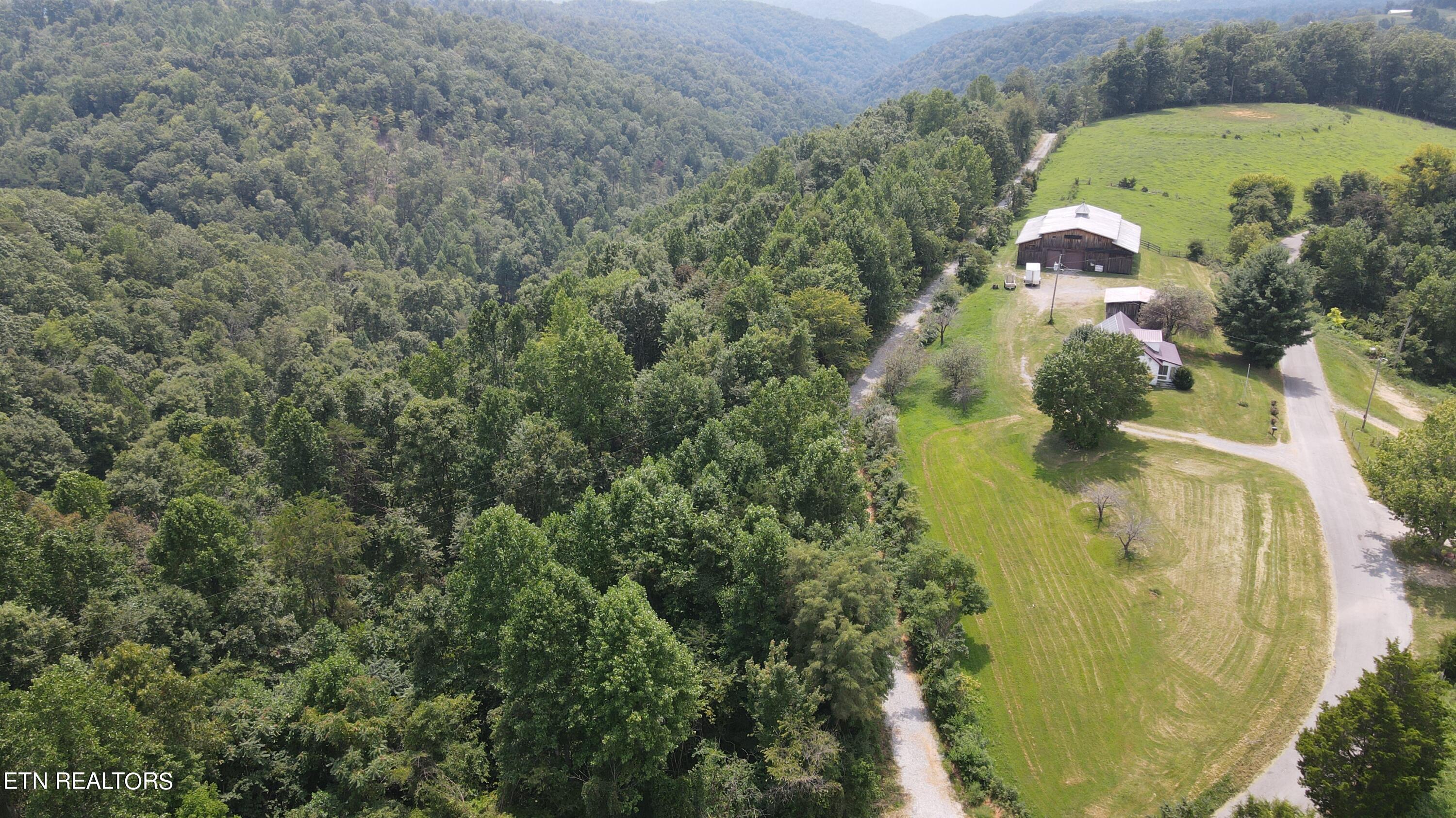1088 Jones Ridge Road Speedwell TN 37870