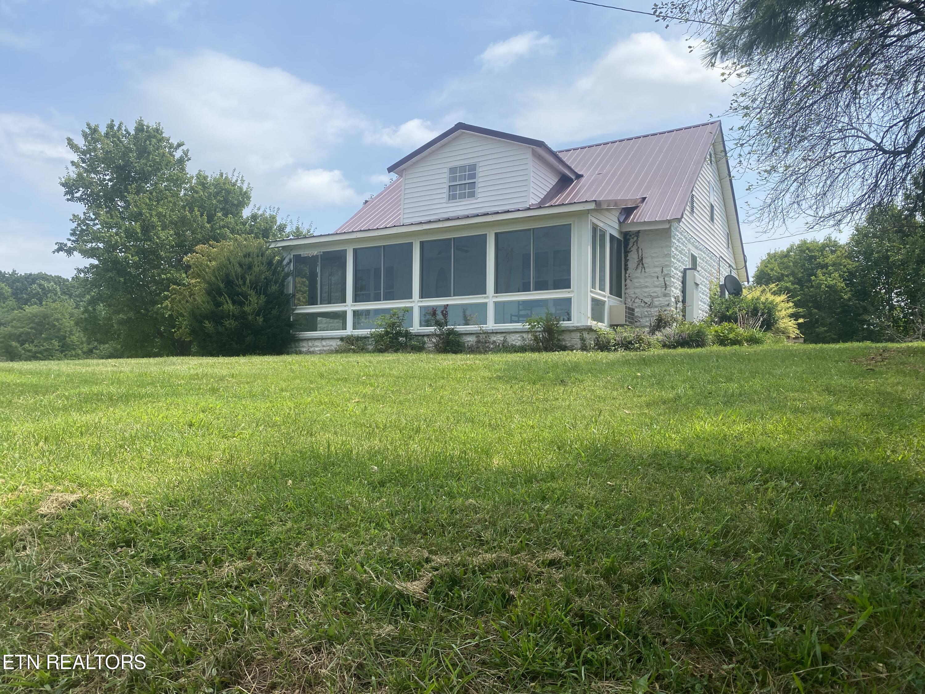 1088 Jones Ridge Road Speedwell TN 37870