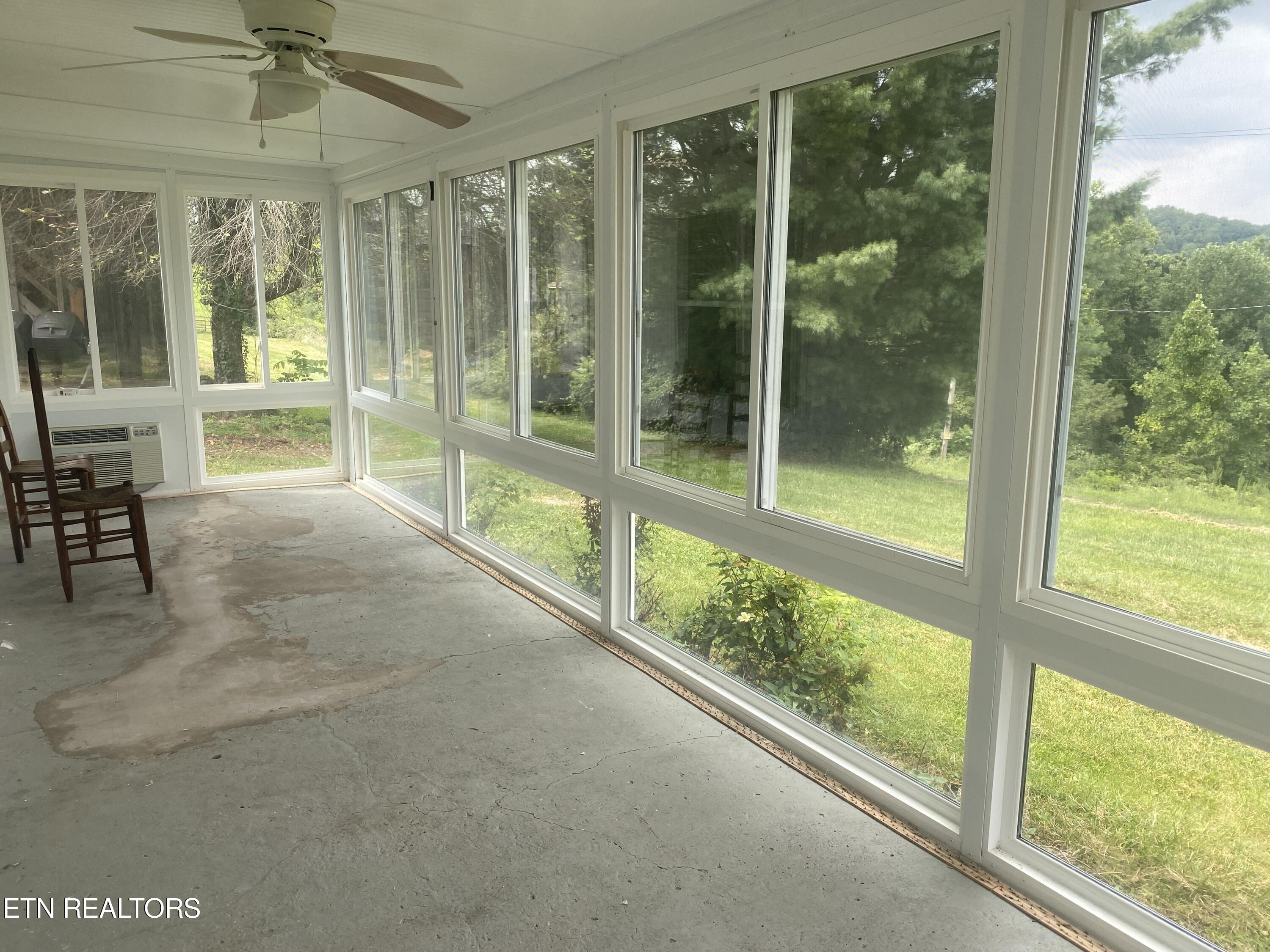 1088 Jones Ridge Road Speedwell TN 37870