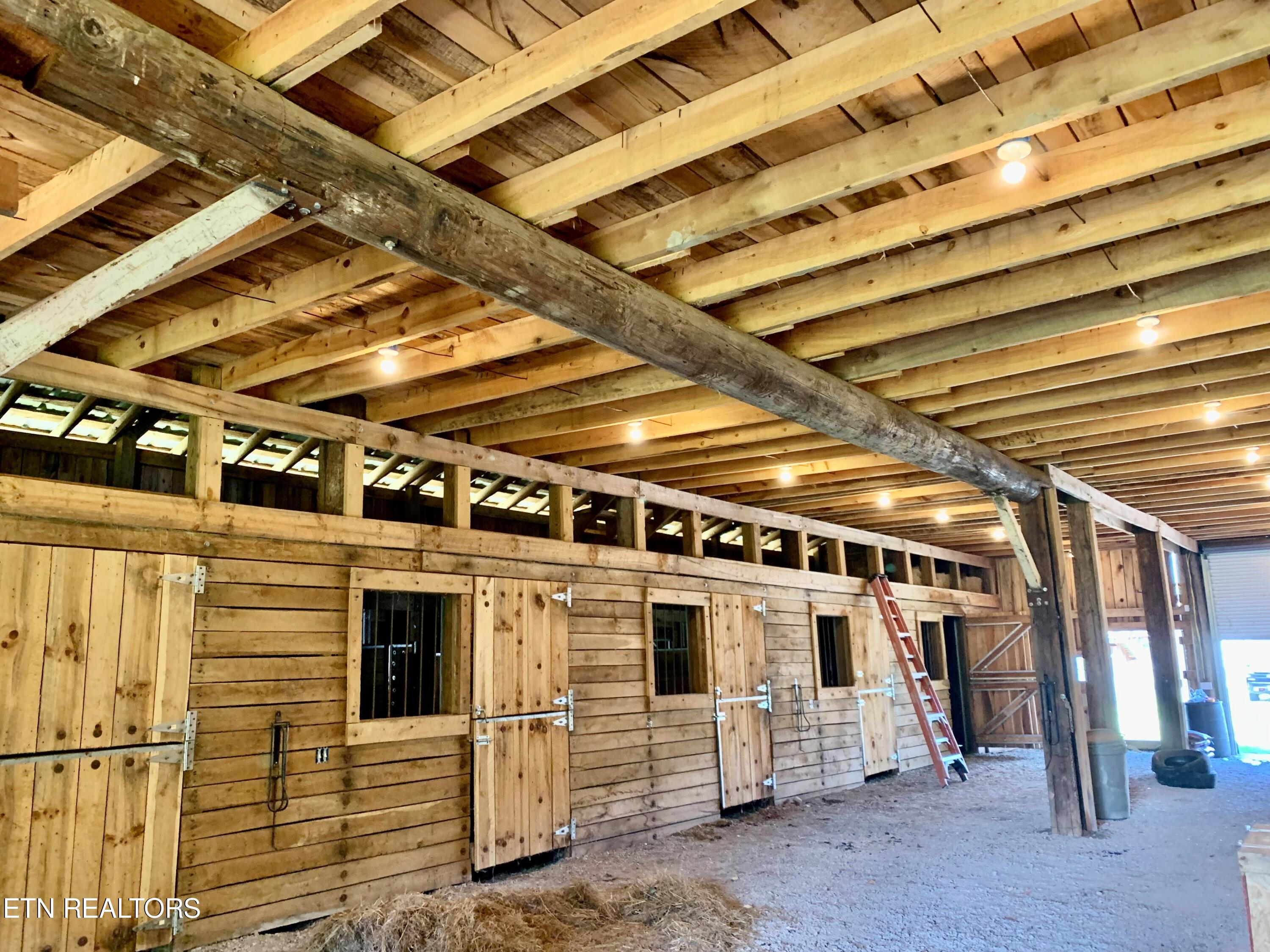 1088 Jones Ridge Road Speedwell TN 37870