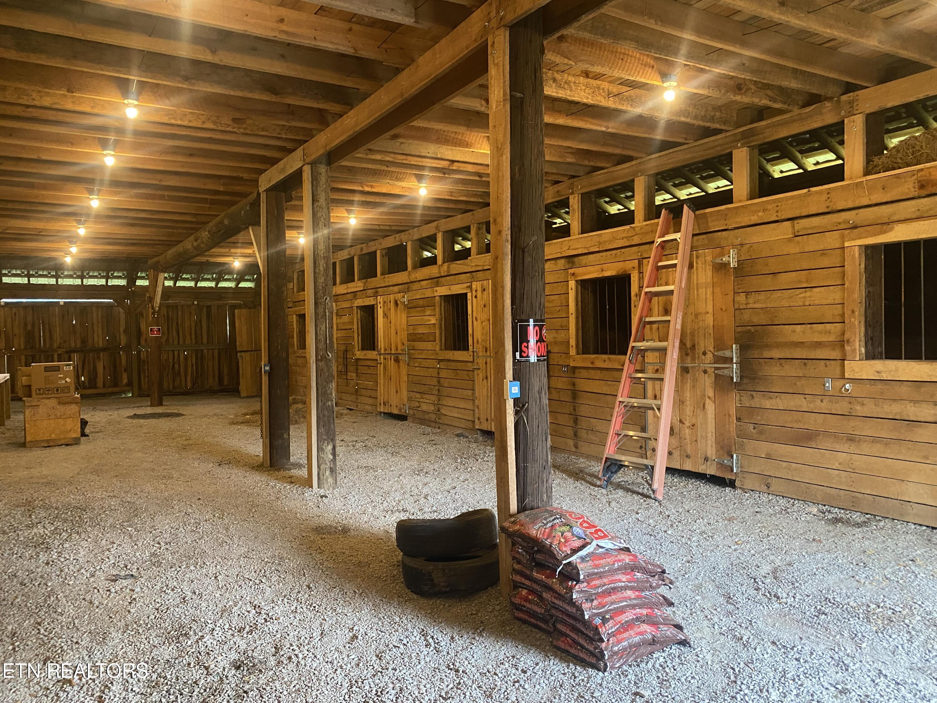 1088 Jones Ridge Road Speedwell TN 37870
