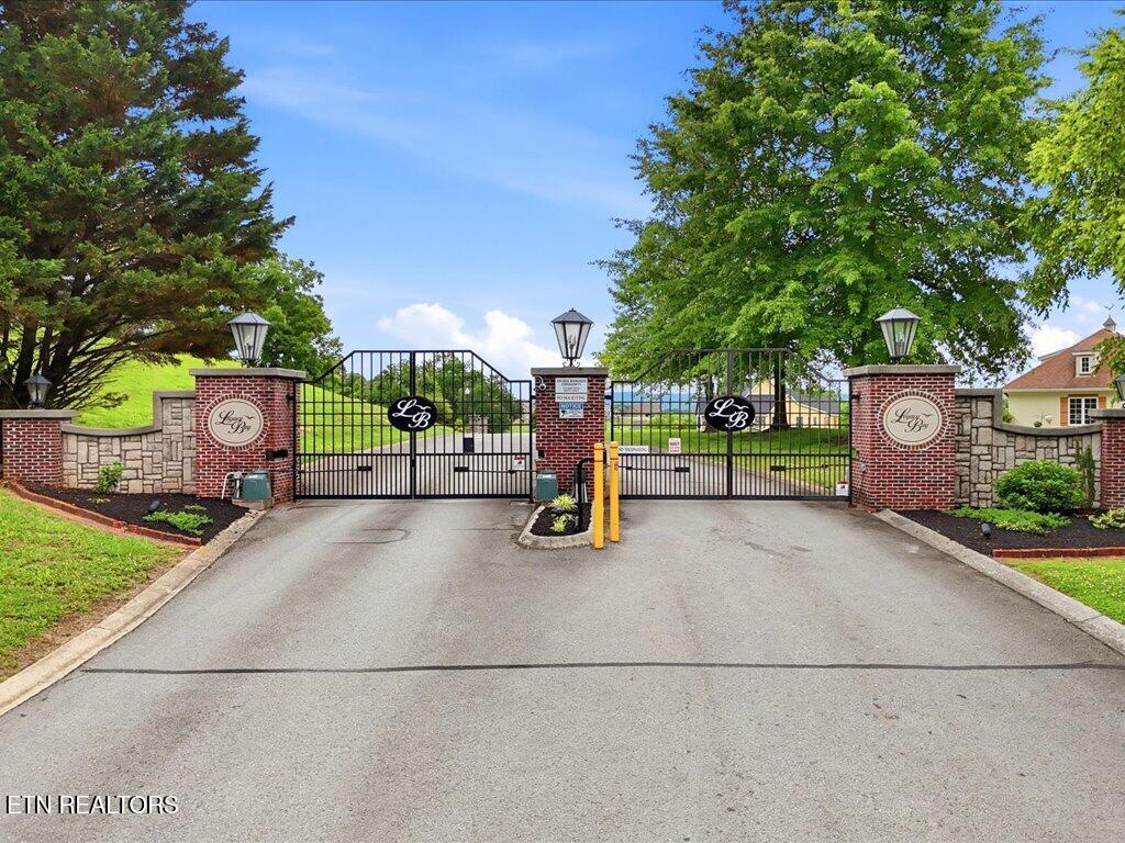 2014 Lake Vista Court Mooresburg TN 37811
