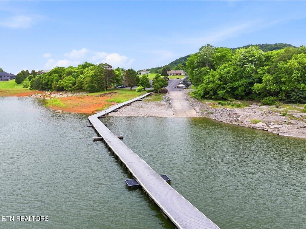 2014 Lake Vista Court Mooresburg TN 37811