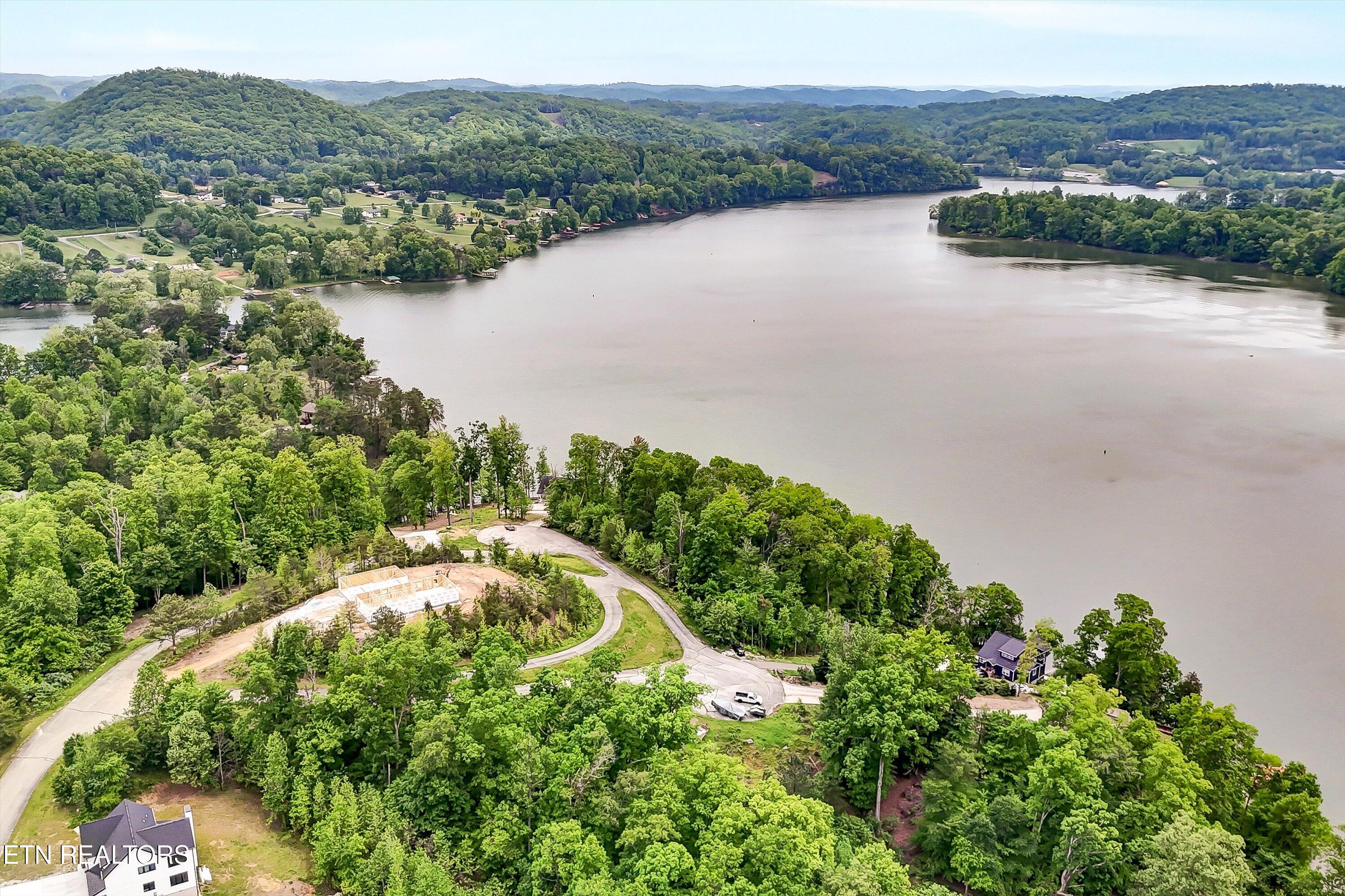 Emory Pointe Lane Harriman TN 37748